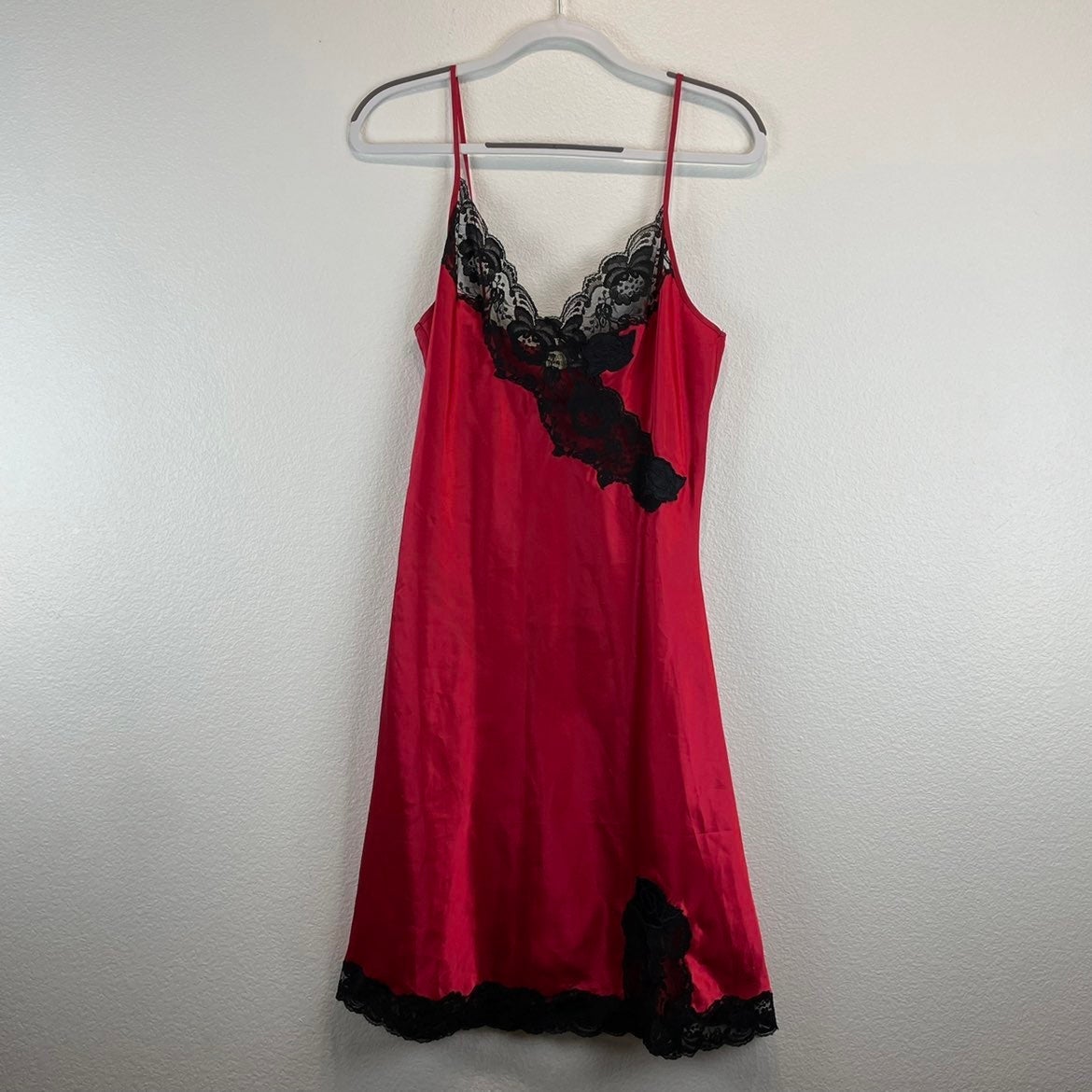 Victoria's Secret Vintage Gold Tag Red and Black Lacy Nightgown Size Medium