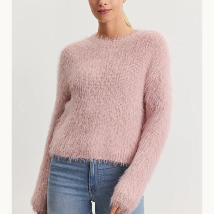 NWOT VELVET BY GRAHAM & SPENCER Women's Maylie Feather Yarn Sweater