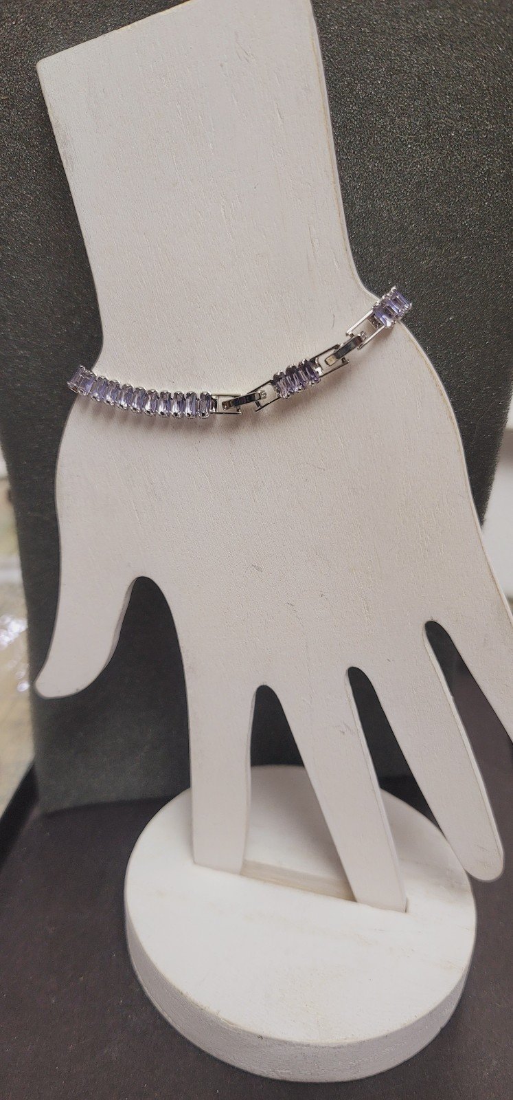 B293 Purple Amethyst Tennis Bracelet. Size 6.75