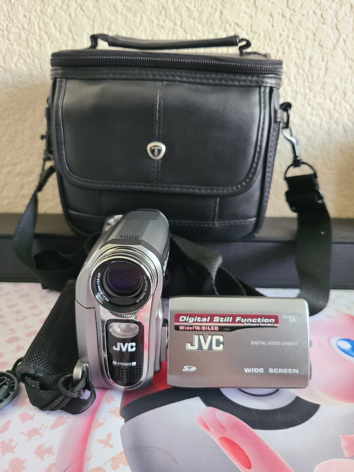 JVC Camcorder GR-D770 Mini DV Flash Media Digital Video Camera with Bag