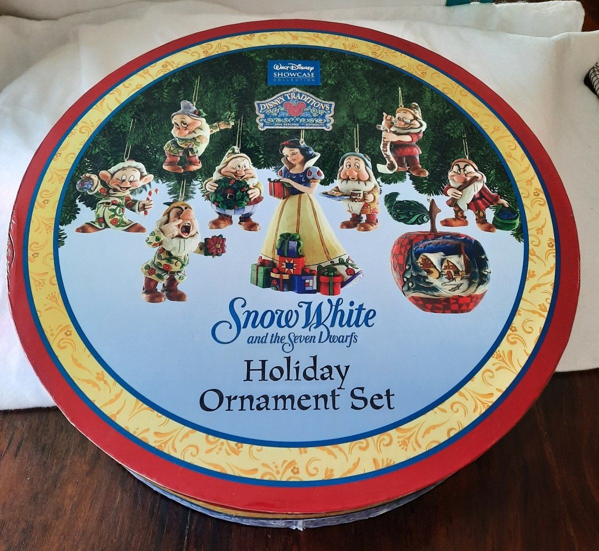 Walt Disney Showcase Collection Disney Traditions Jim Shore- Snow White 7 Dwarf