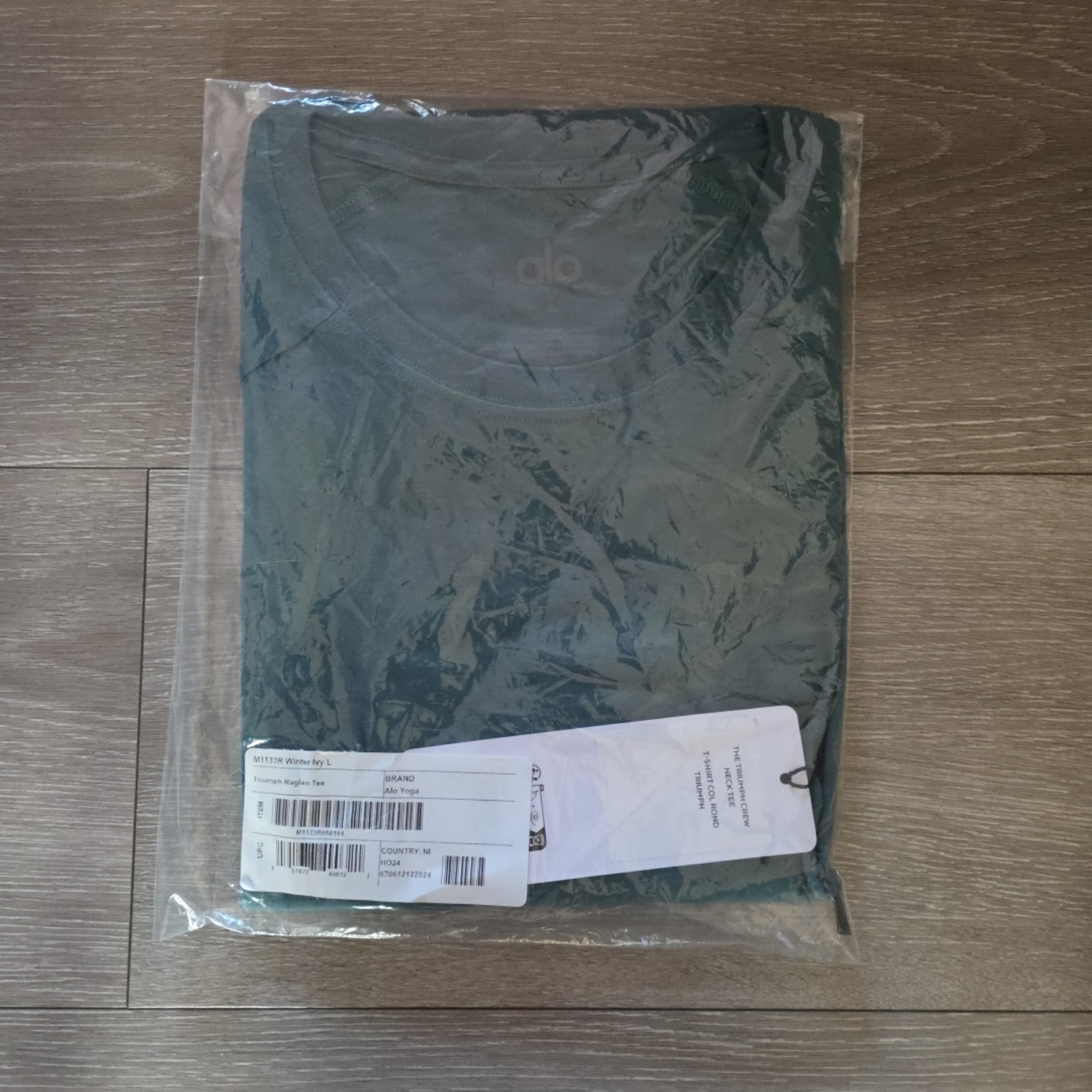 Alo Yoga Men’s Triumph Raglan Tee Size L Ivy Green