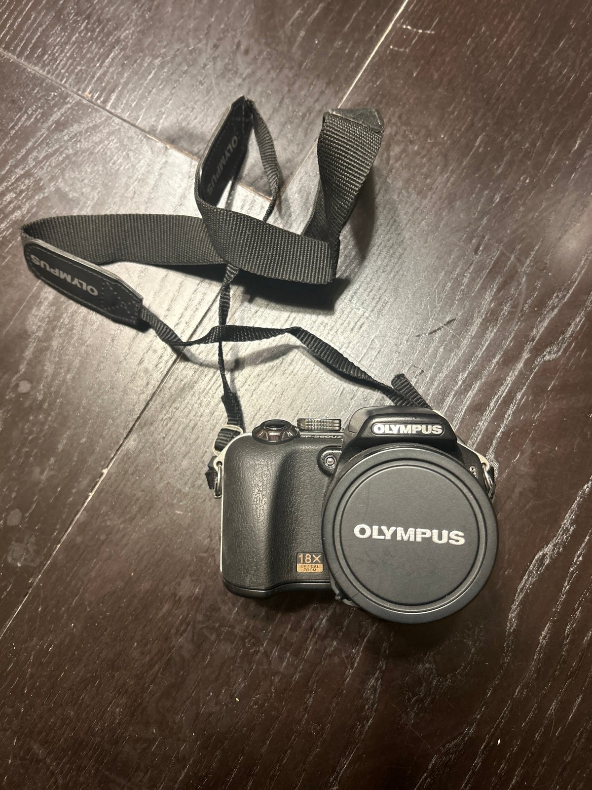 Olympus SP-560 UZ Digital Camera