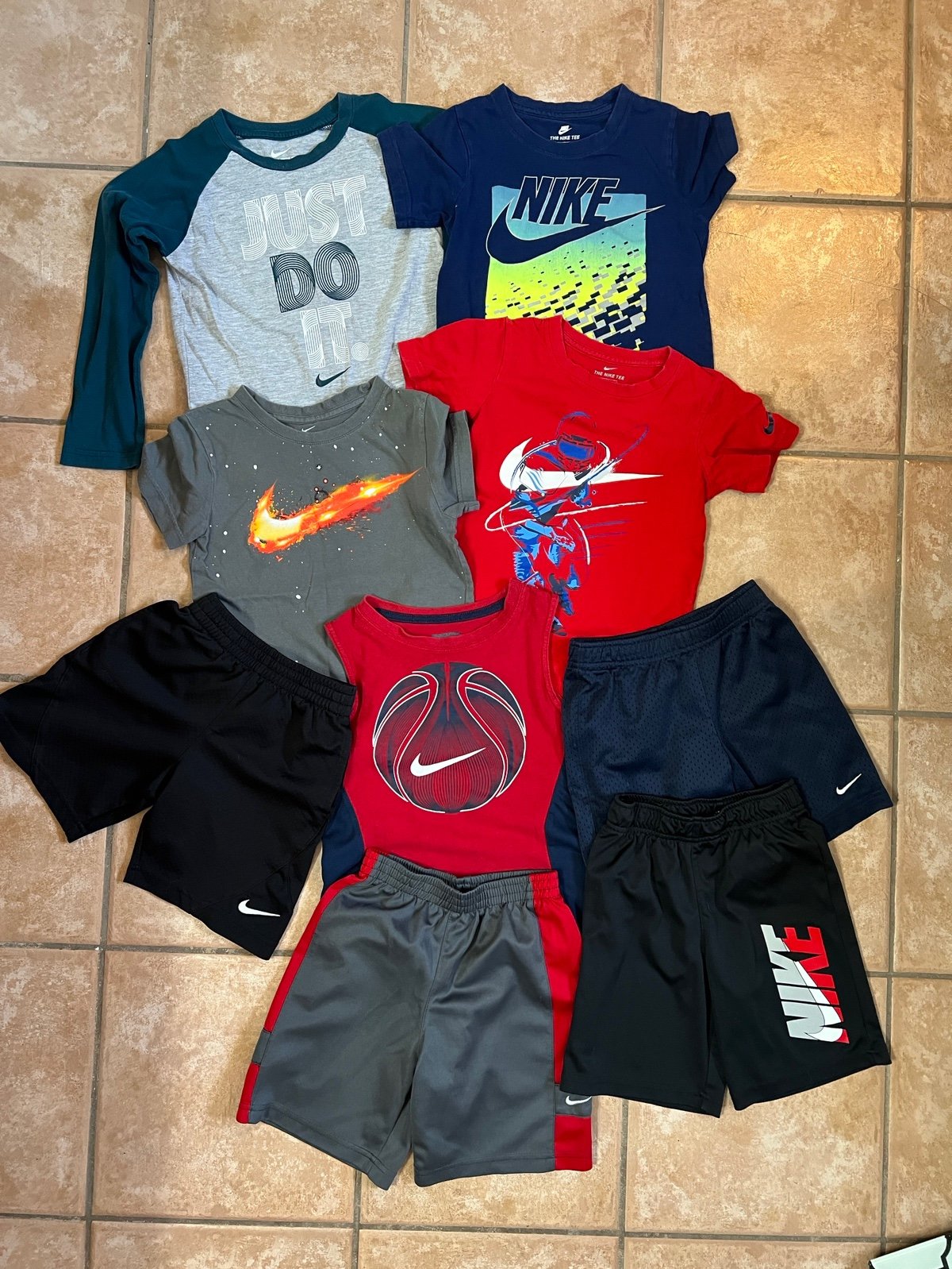 Size 6 mix and match Nike bundle