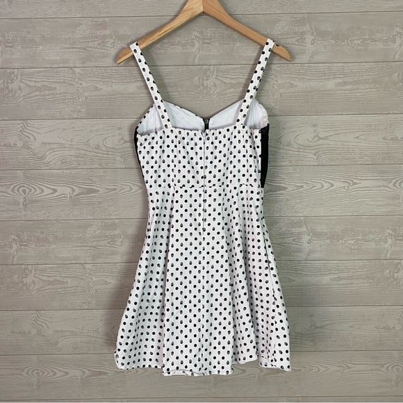 White dress with skull design Medium M Hot Topic Goth Skater