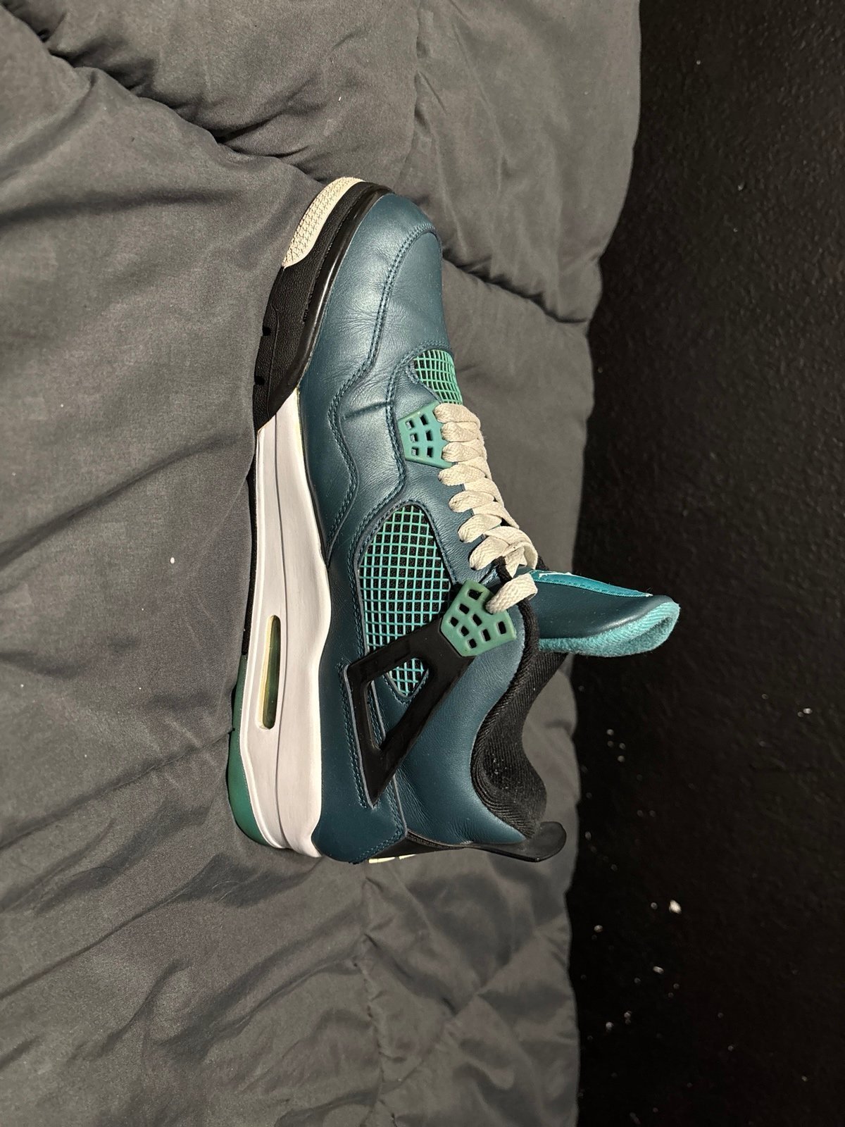 Jordan 4 teal