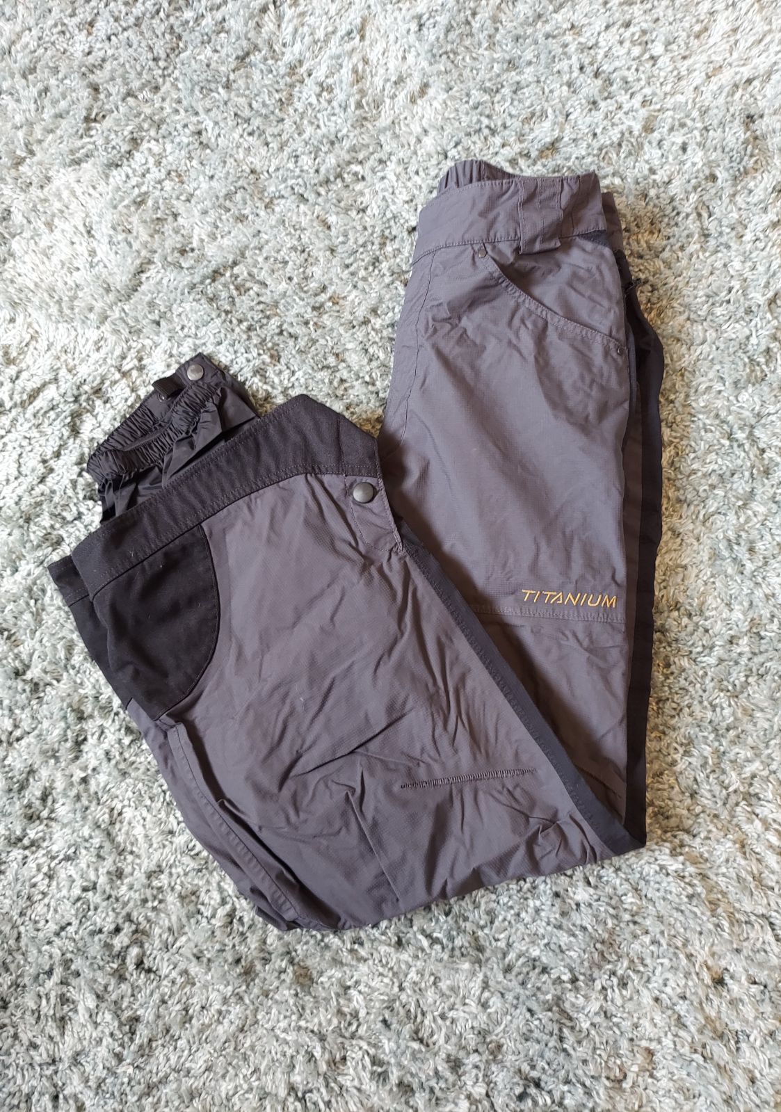 Columbia Titanium Men's S Omni-Tech Snow Pants Black/Gray.