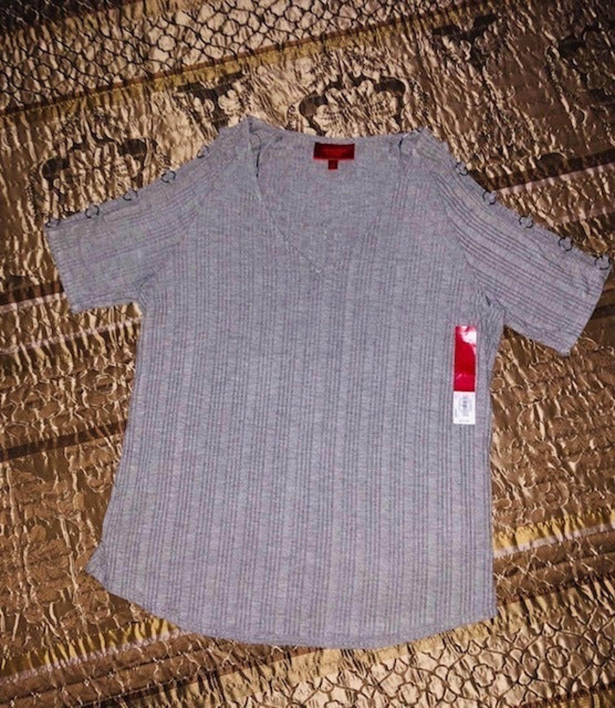 Jennifer Lopez Open Sleeve Knit Top size L