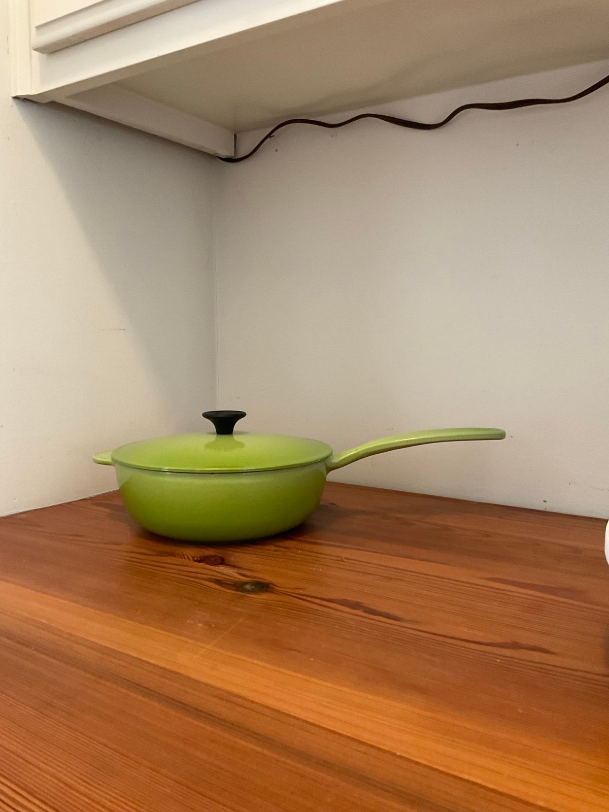 Le Creuset Saucier Kiwi 2.25qt - detail