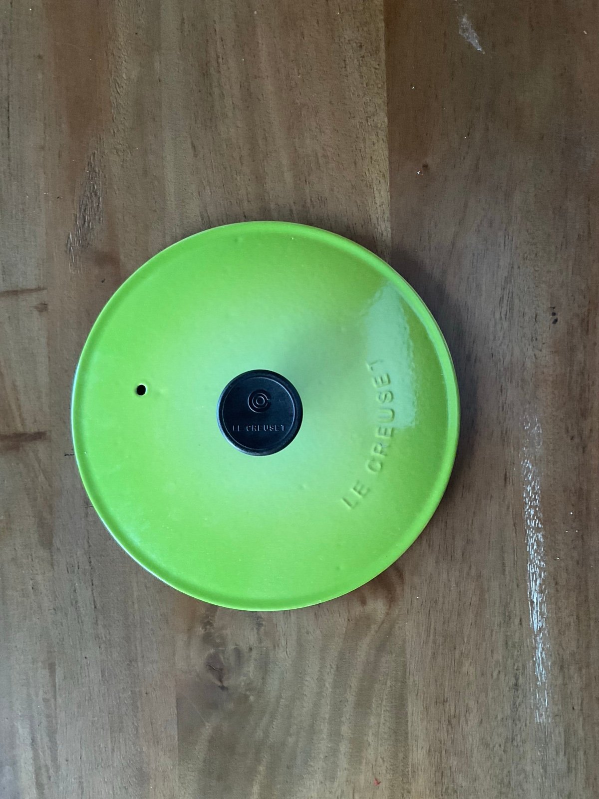 Le Creuset Saucier Kiwi 2.25qt - detail
