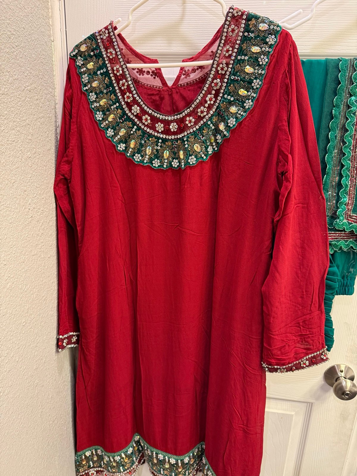 Indian Punjabi Pakistani 3 pc georgette suit with churidar