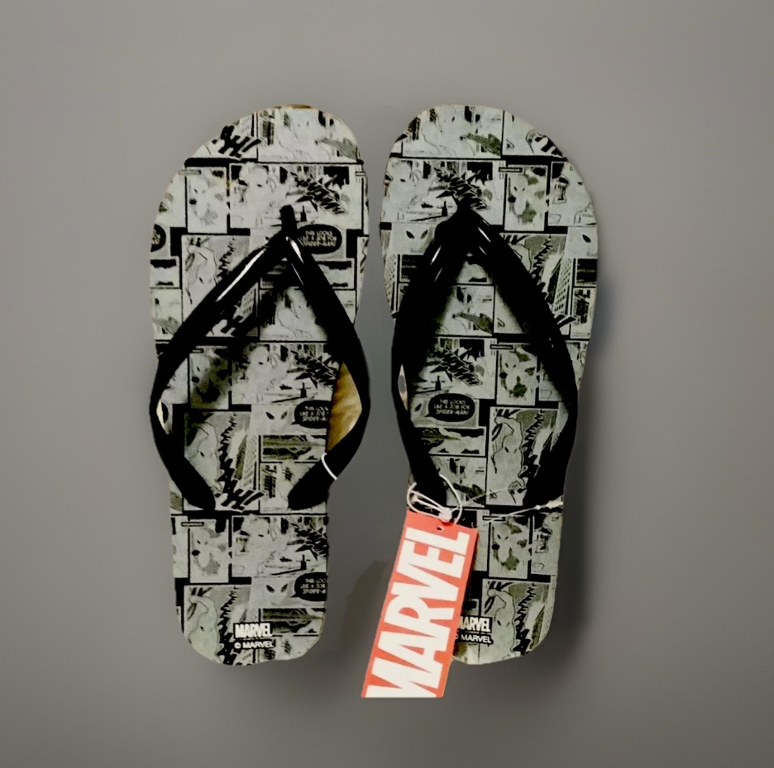 Marvel Women’s Flip Flops, Size 8 (38/40)