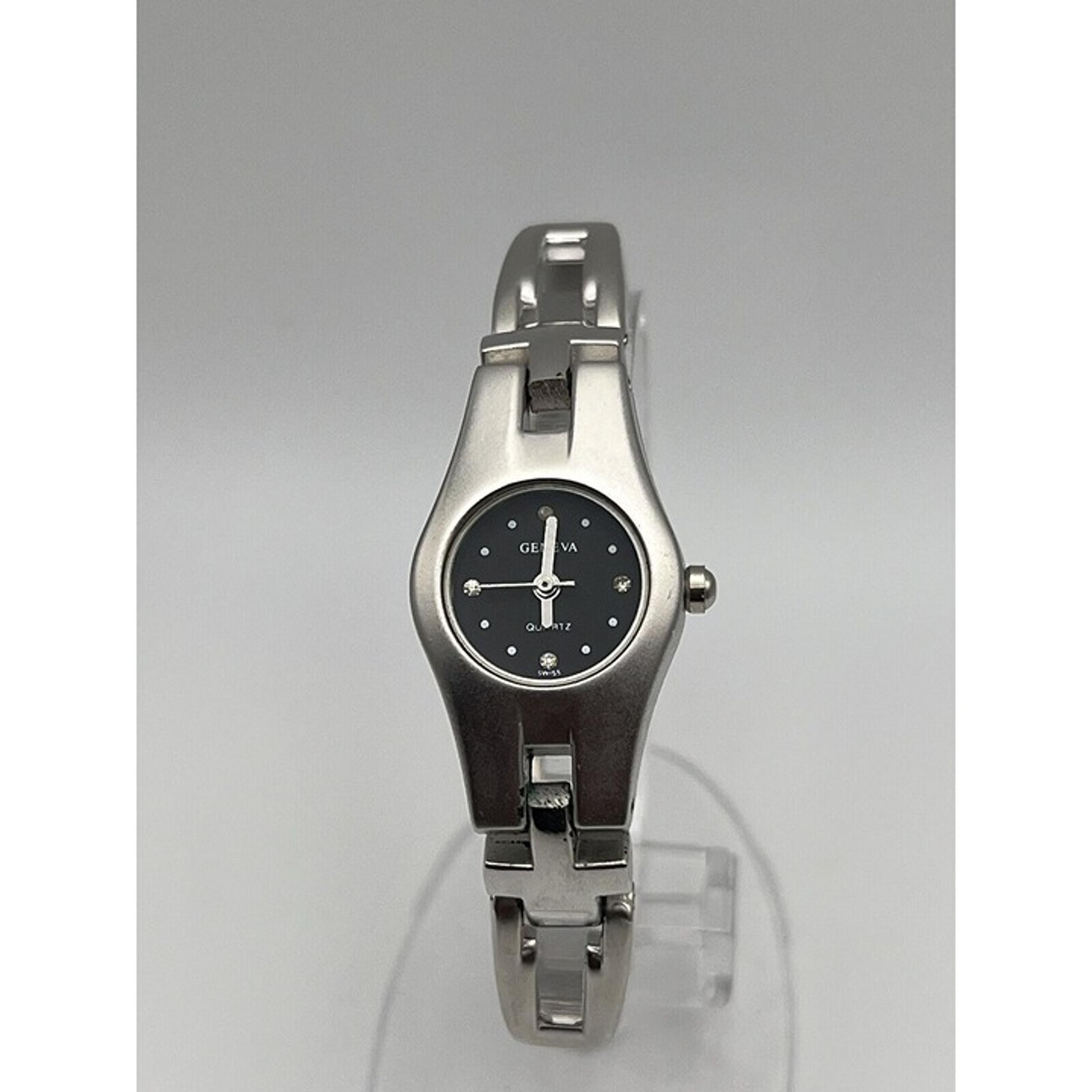 Geneva ladies quartz analog watch Blue dial original bracelet