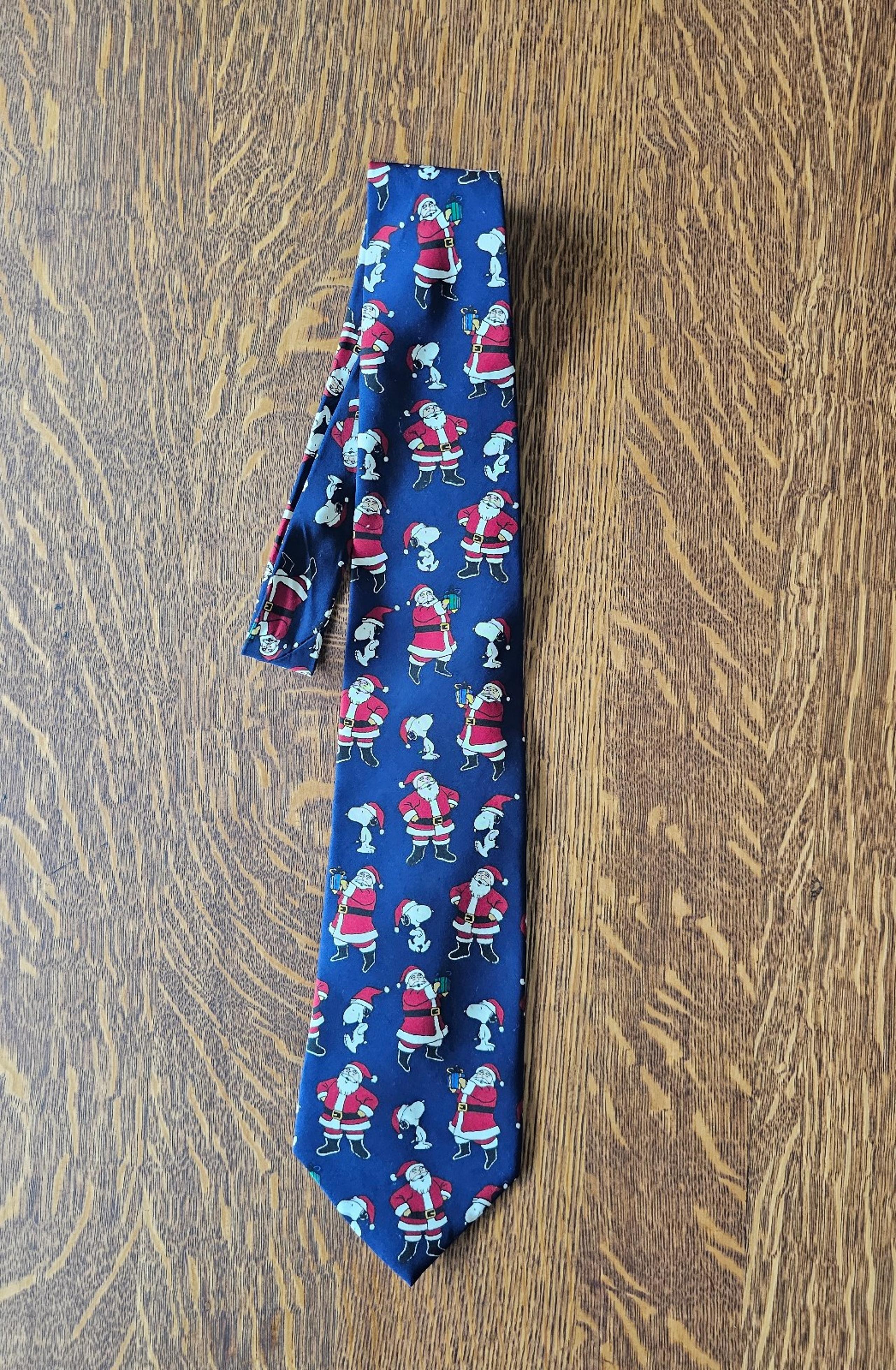 Vintage Peanuts Snoopy Christmas necktie