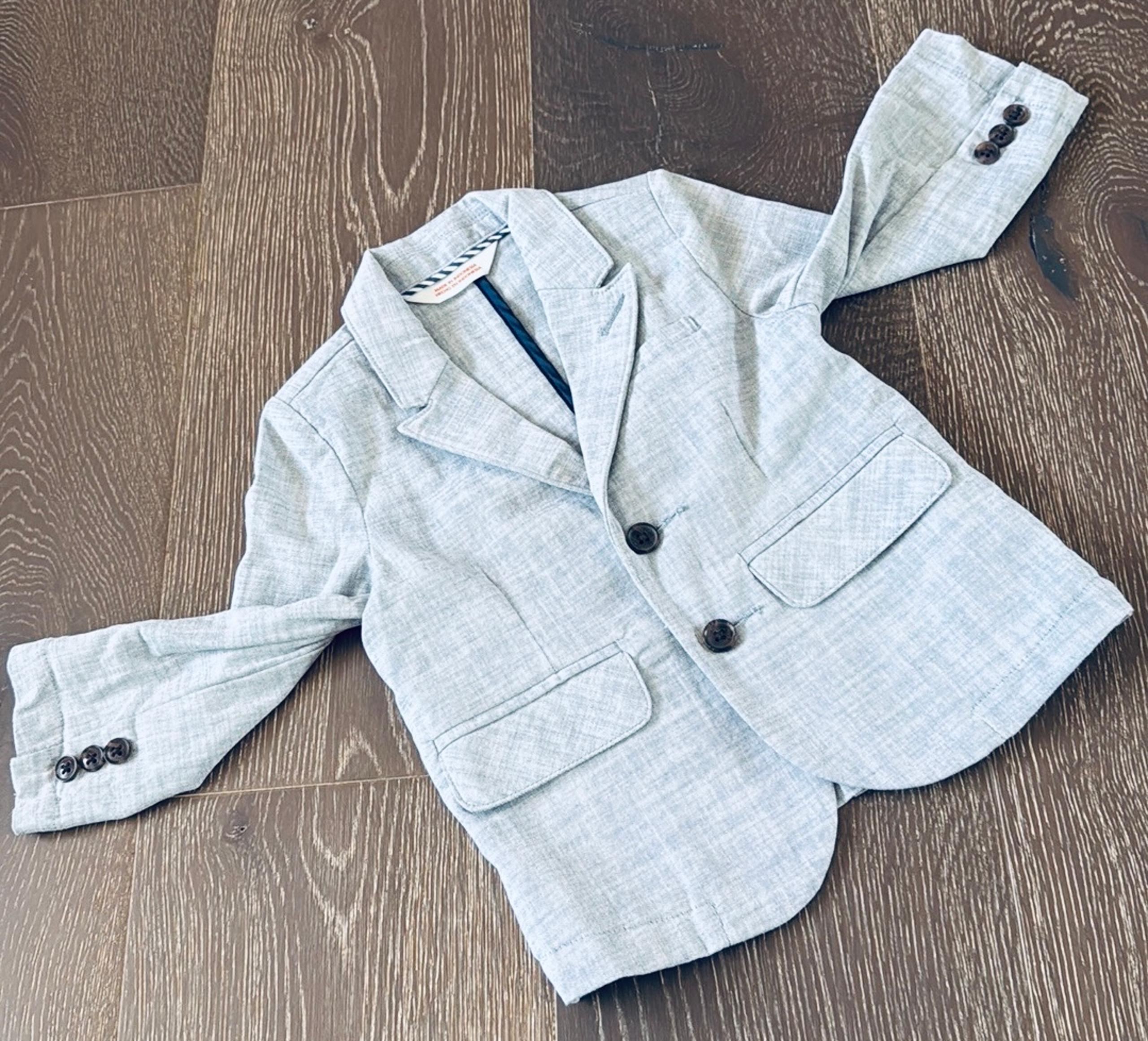 H&M toddler navy blue / white 2 button blazer. Excellent condition. 12M