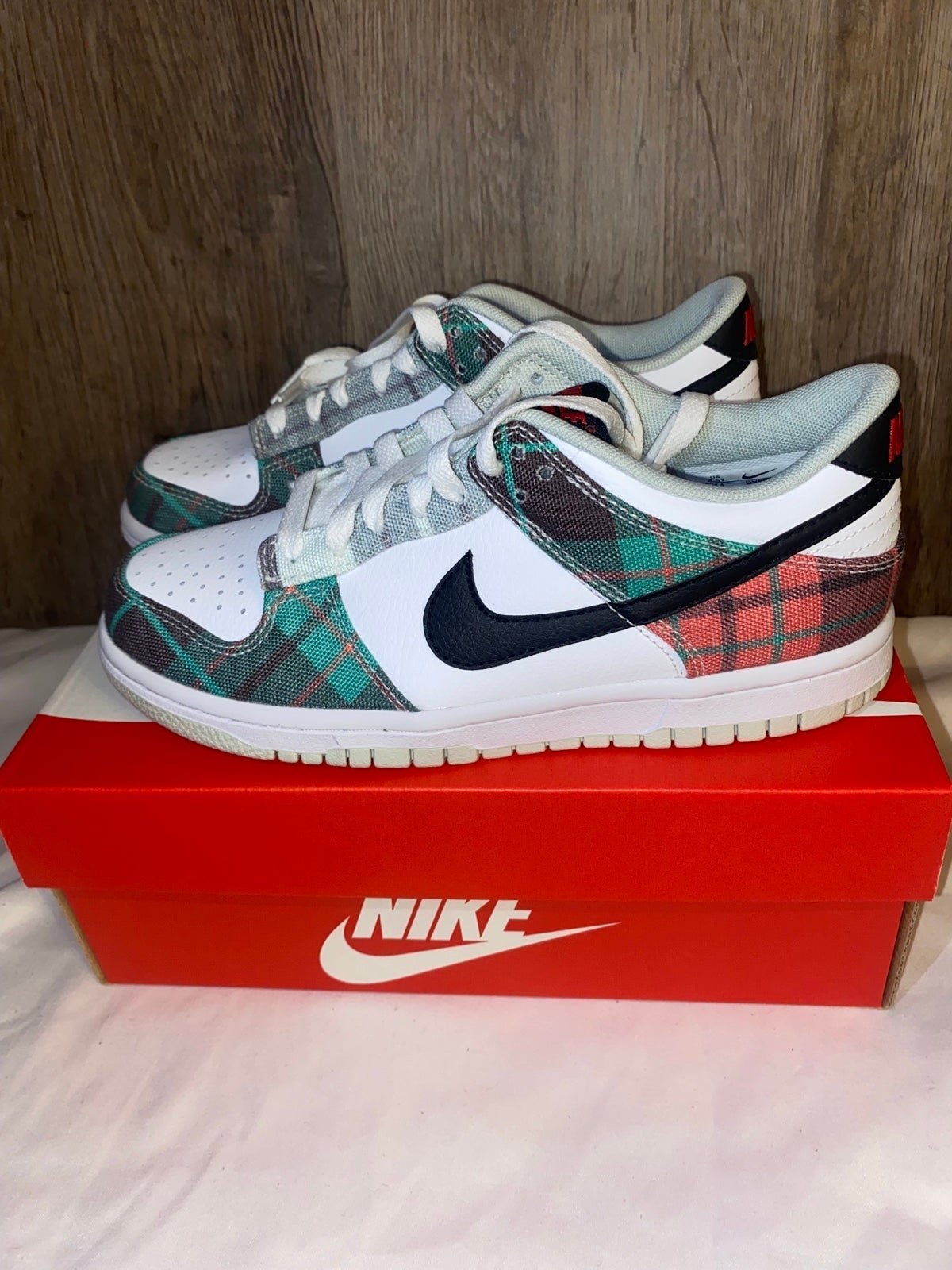 Nike Dunk Low SE 1 (GS) Shoes DV8919-10, Size 6 Womens, 4.5 Youth