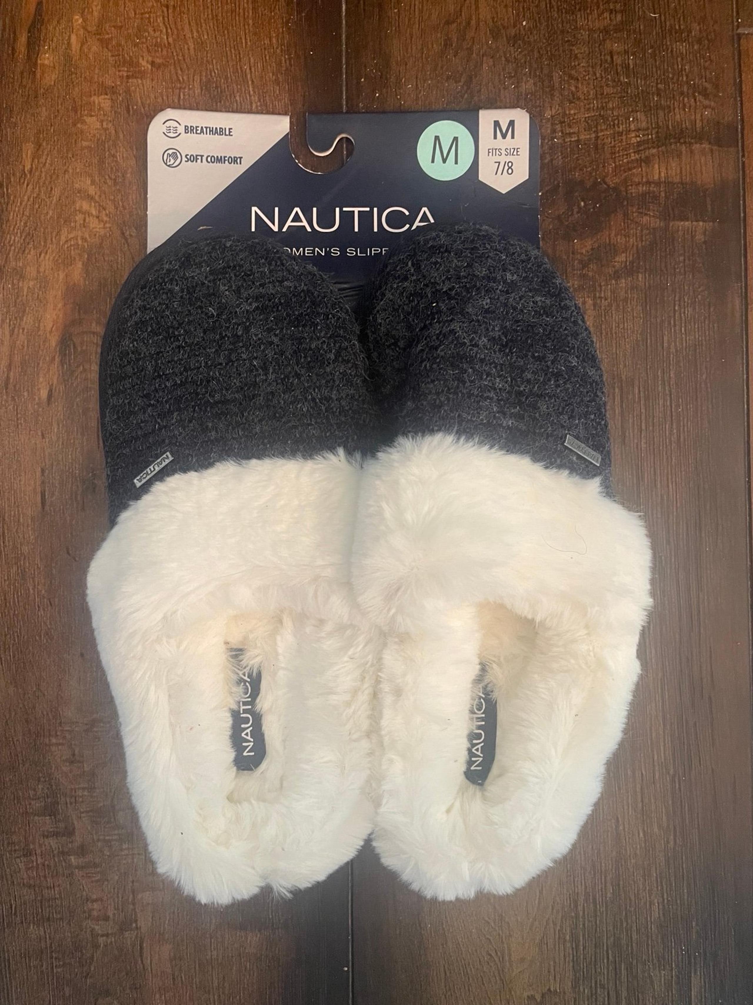 Women ’s Med Nautica Navy/White Fur Slippers