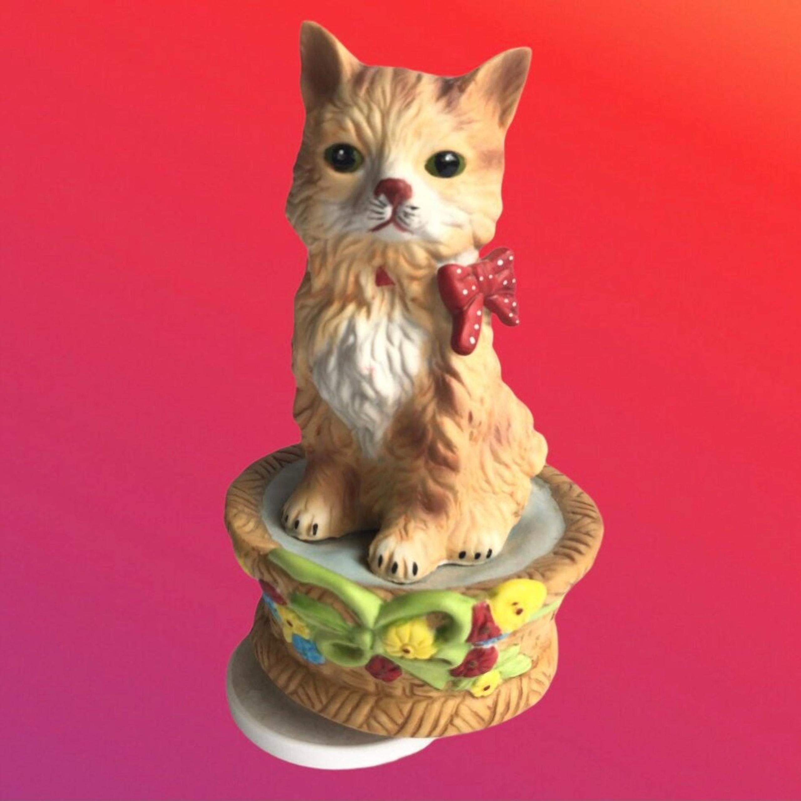 Vintage Tabby Cat Rotating Music Box "Talk To The Animals" Dr. Doolittle WORKS