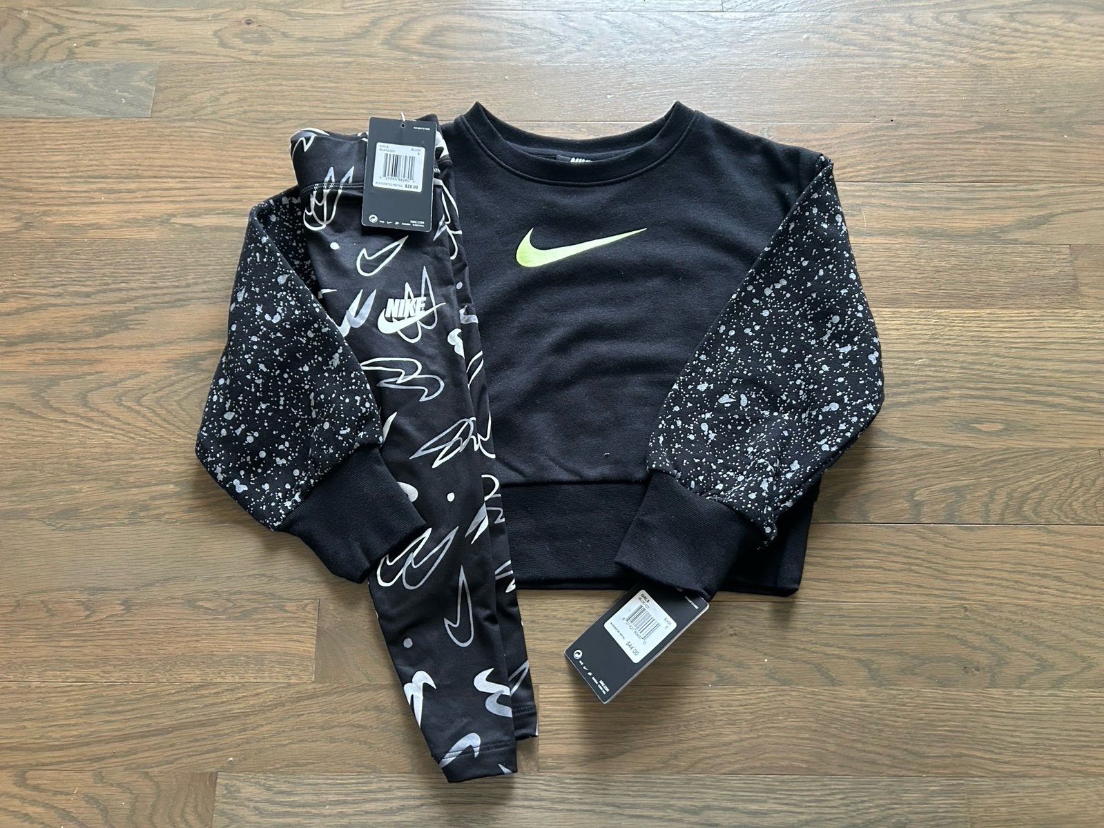 NWT Nike Little Girls Set size 5