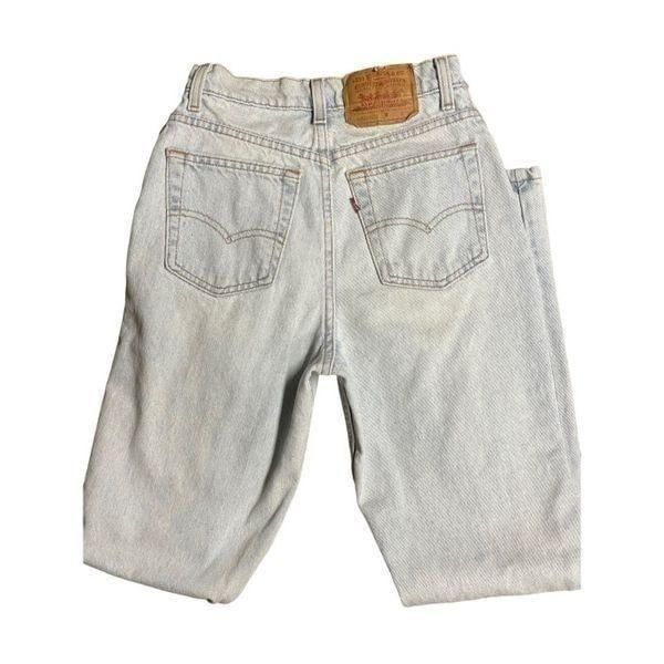 Vintage Levi’s size 24” waist Mom jeans light colored denim high rise