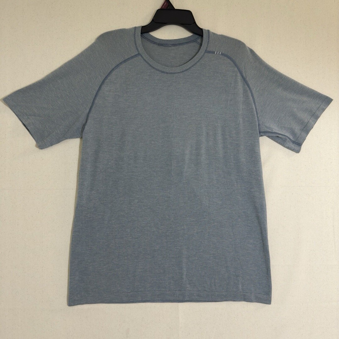 Lululemon Men's Metal Vent Tech Short Sleeve Light Blue Size XL Silverescent