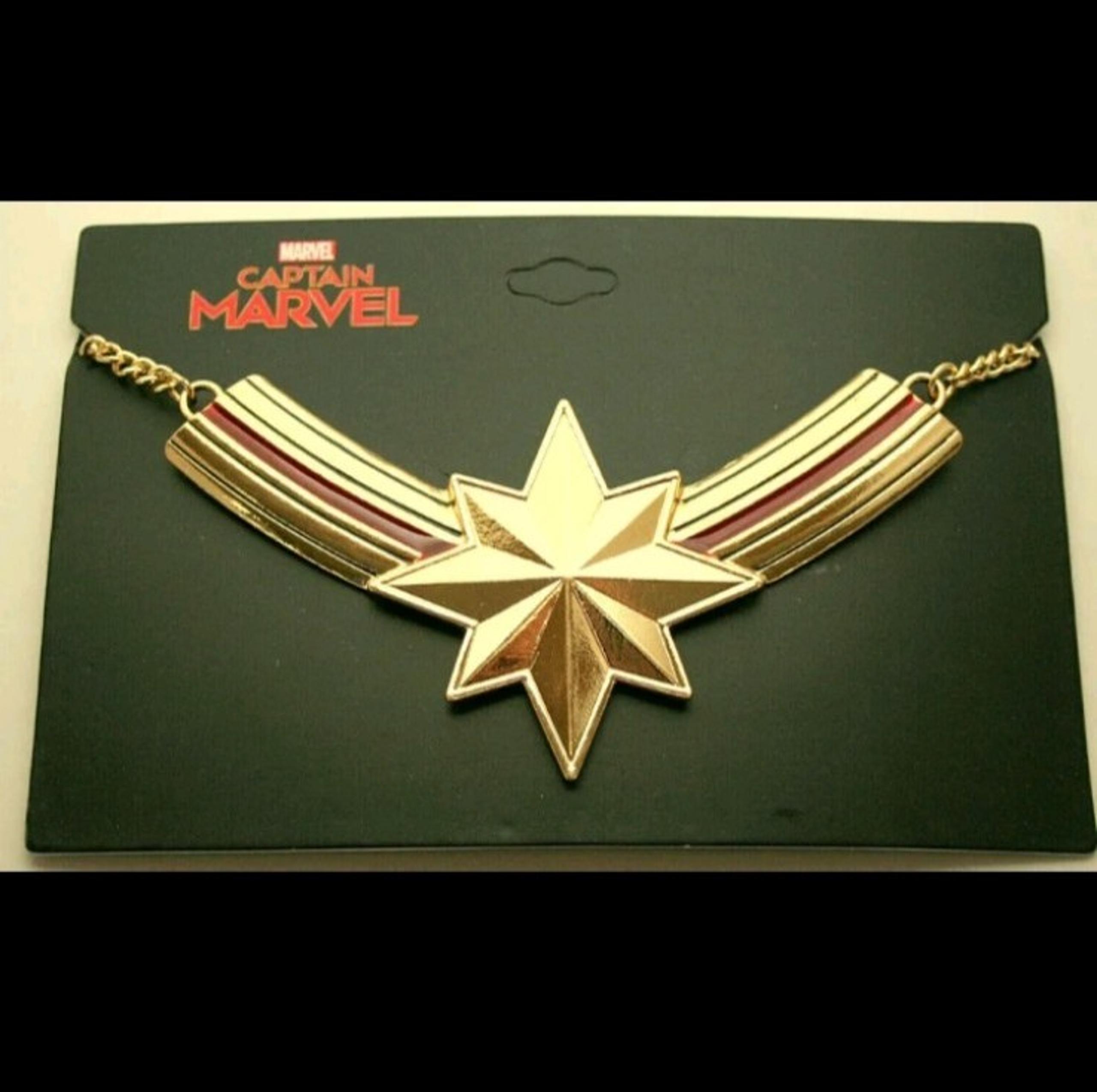 Large Bling Comics Captain Marvel Logo Pendant Necklace New MOC 2018