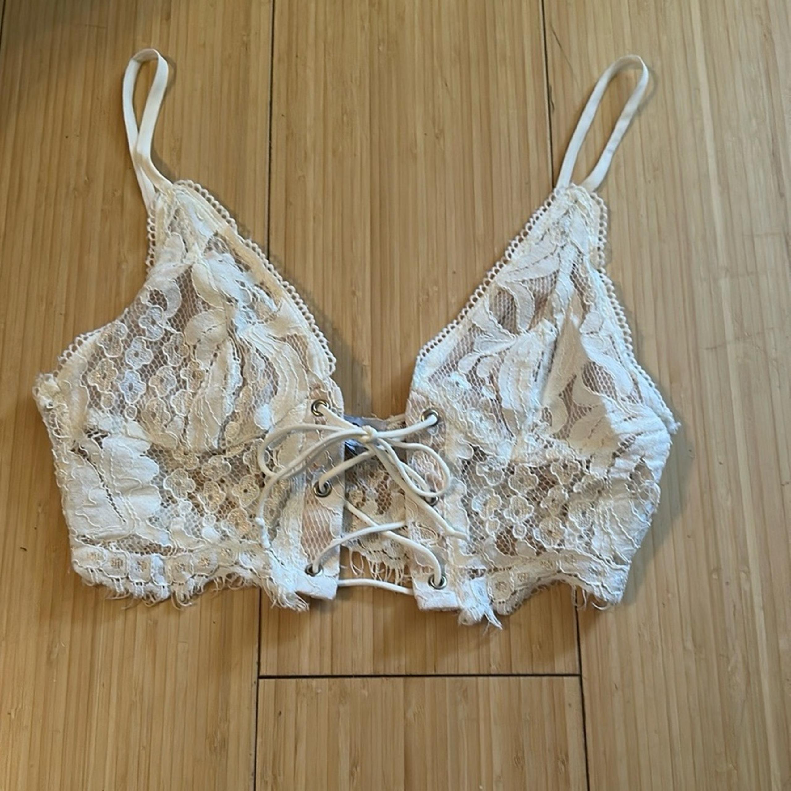 Lace-up cream lace crop tank - Tobi
