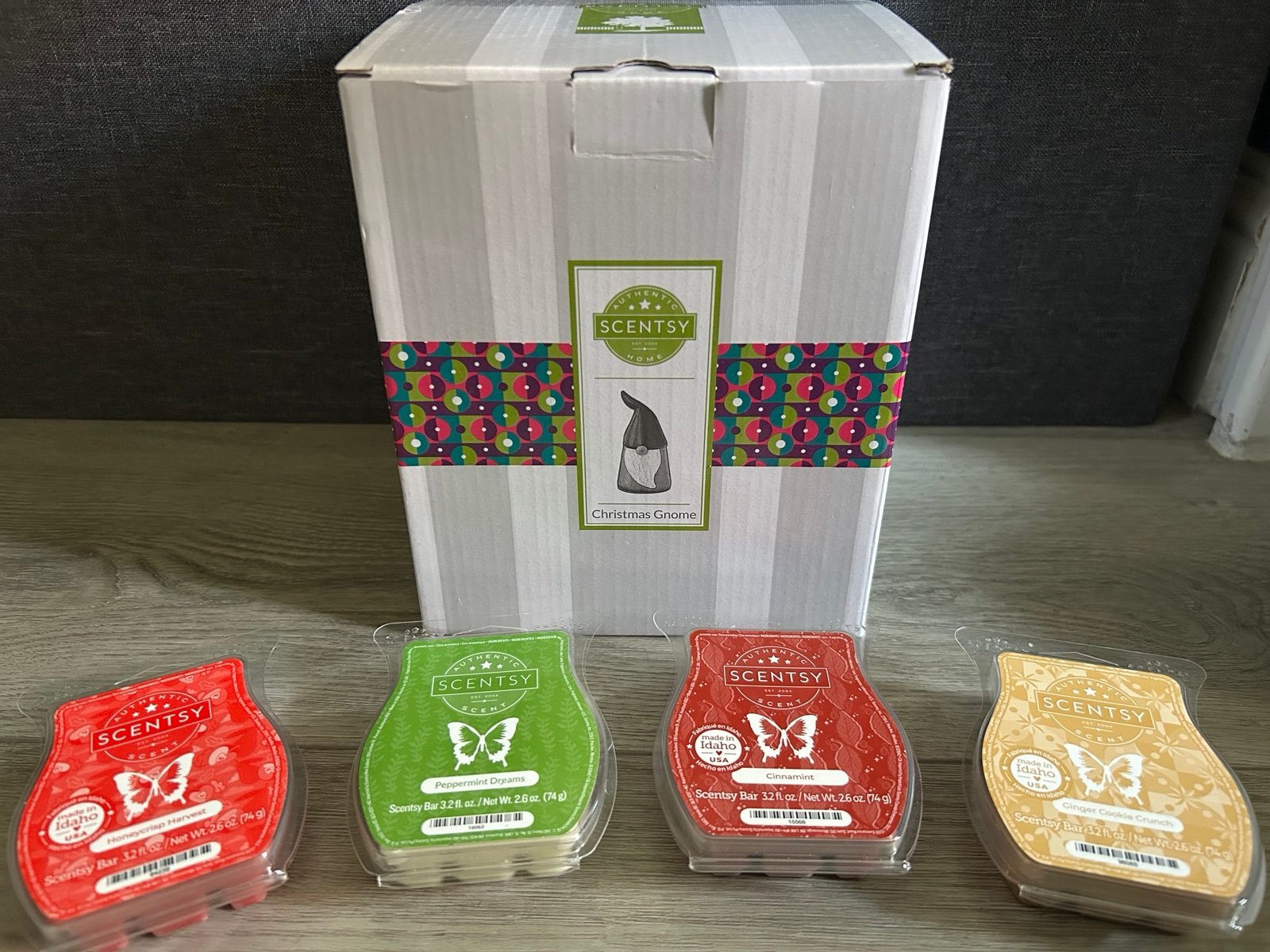 Scentsy “Christmas Gnome” Warmer & Waxes