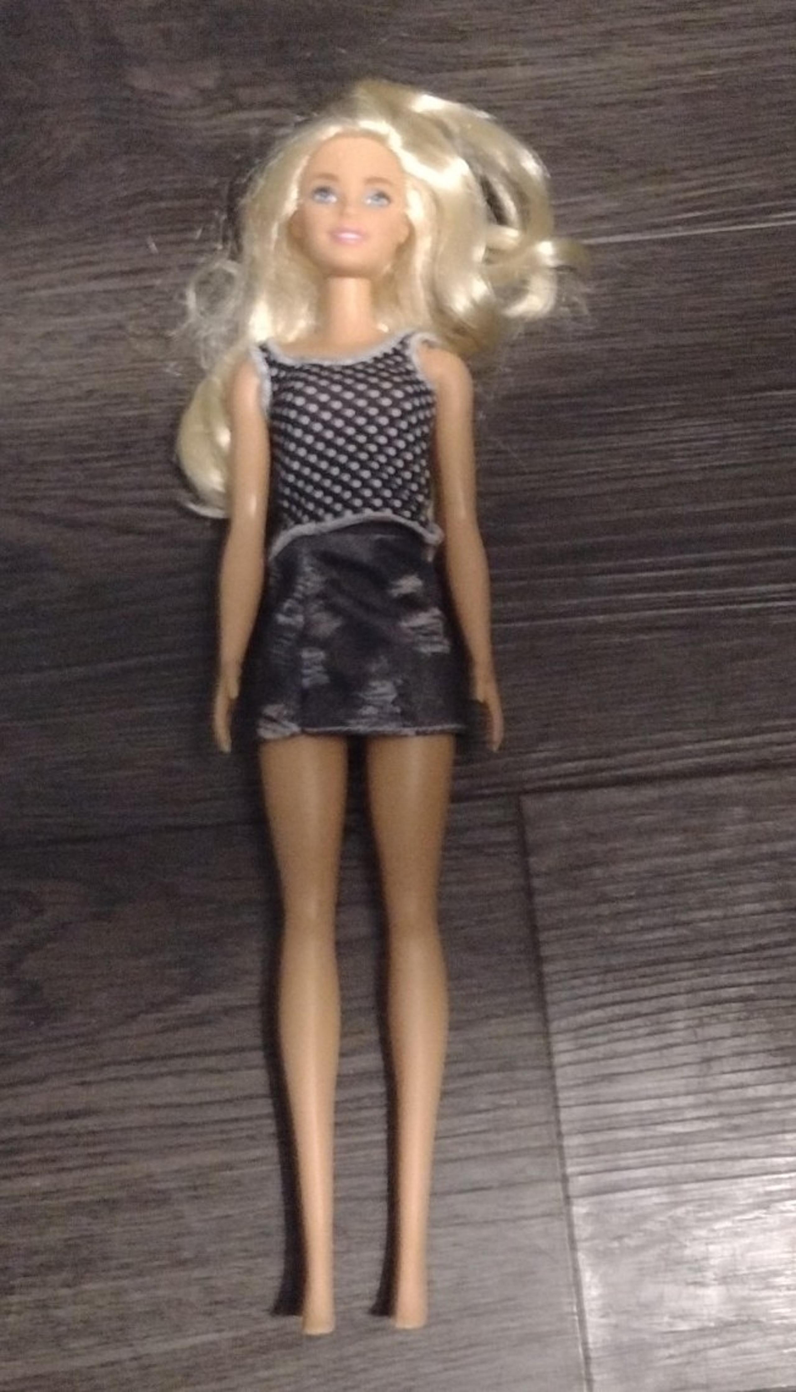 Barbie Fashion Play Doll 2015 Mattel M09HF-GBK09 Blonde Hair Green Eyes Girl Toy