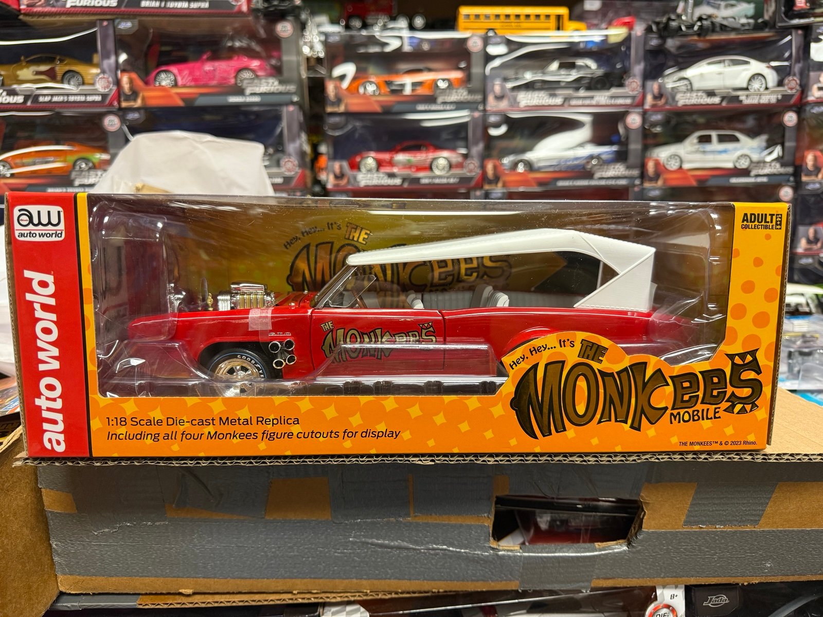 1:18 scale die cast metal car