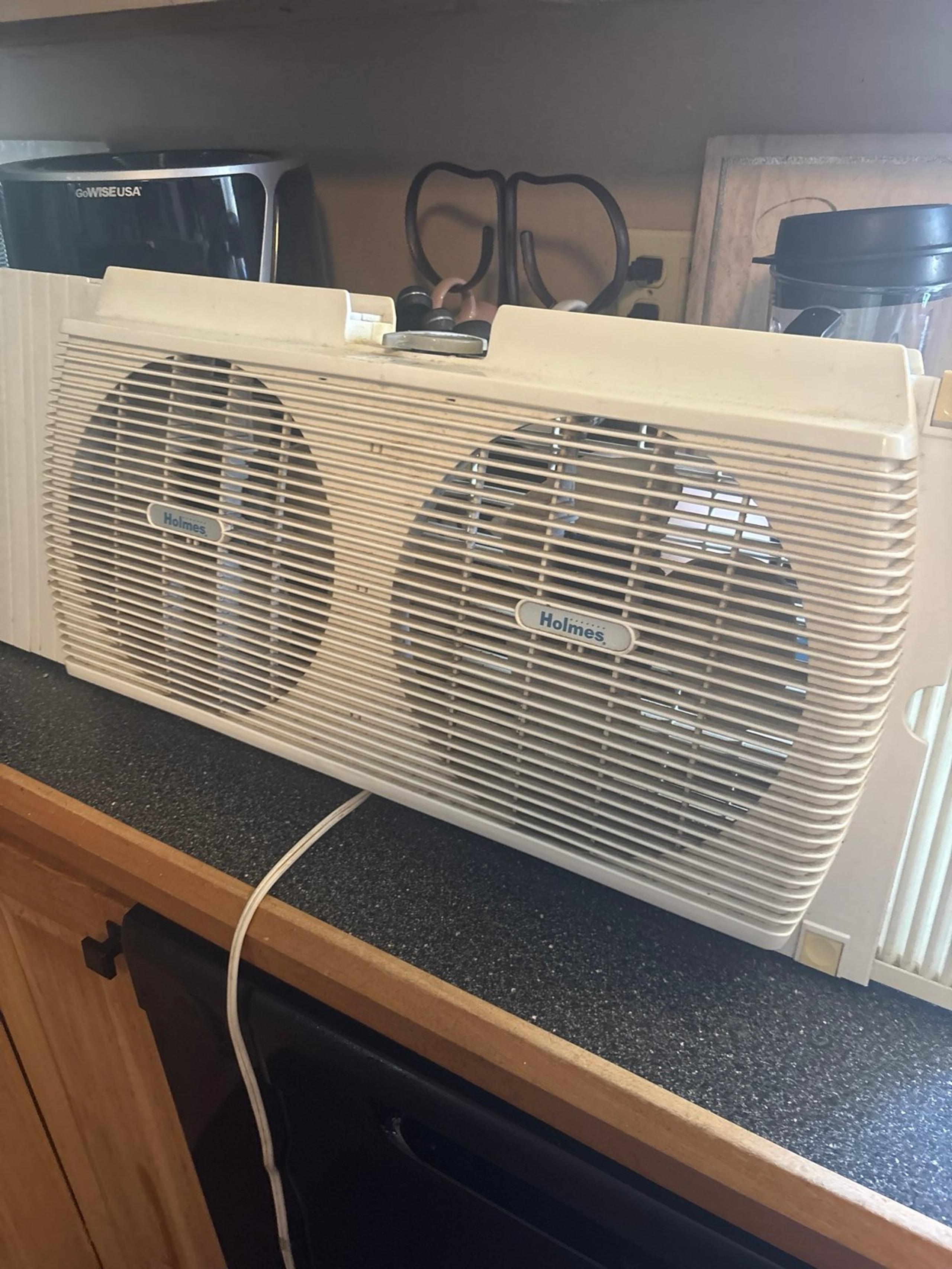 Holmes twin window fan, double window fan.  A little dirty but works fine