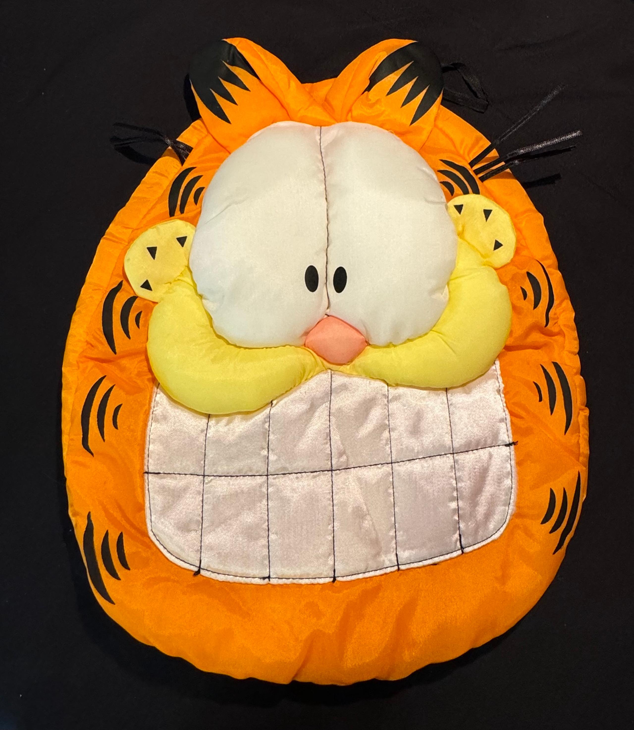 Vintage Paws Garfield the cat plush pillow 12” x 10”