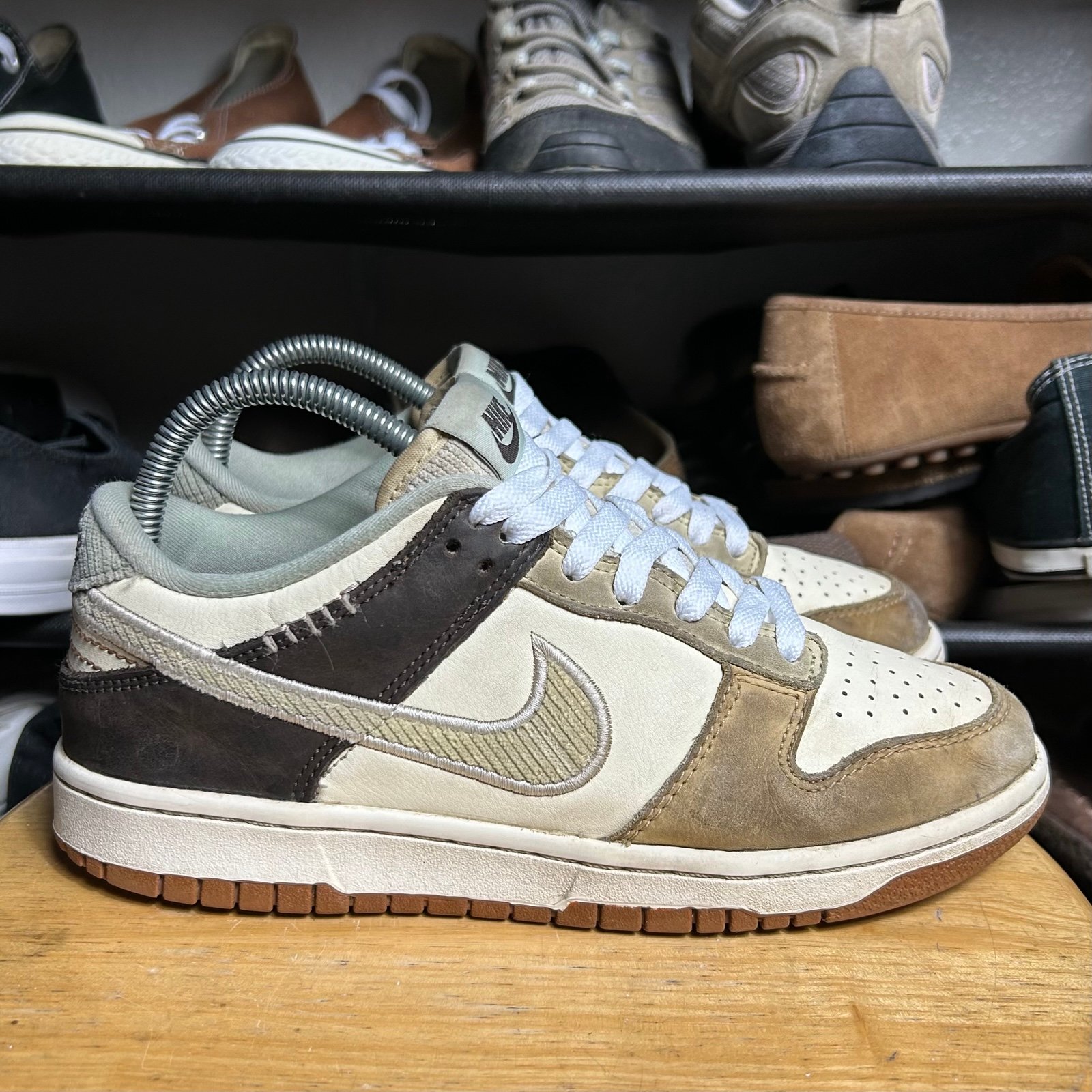 Nike dunk low beige brown white gum