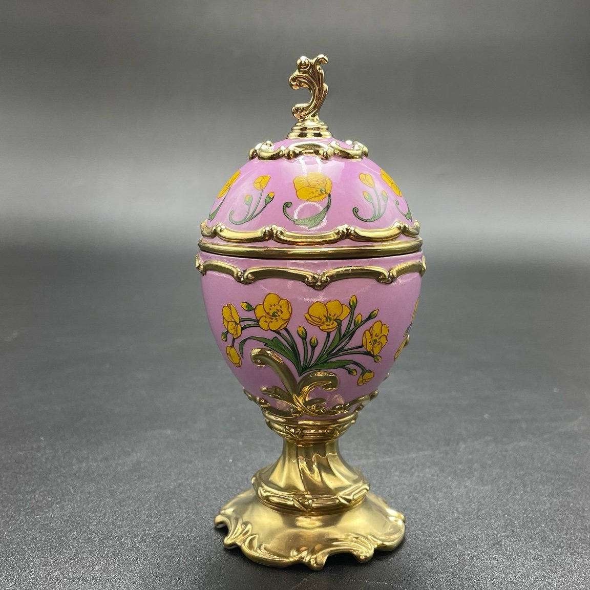 House of Faberge Musical Egg Buttercup Tchaikovsky's Tonight We Love Works