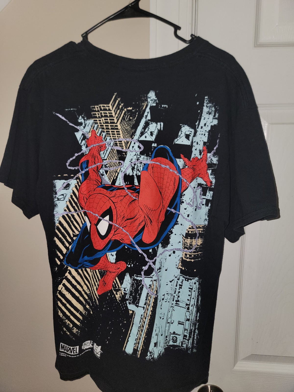 Lot of Large sized Marvel Comic Shirts (HUF (5) and Marvel Studios(1))