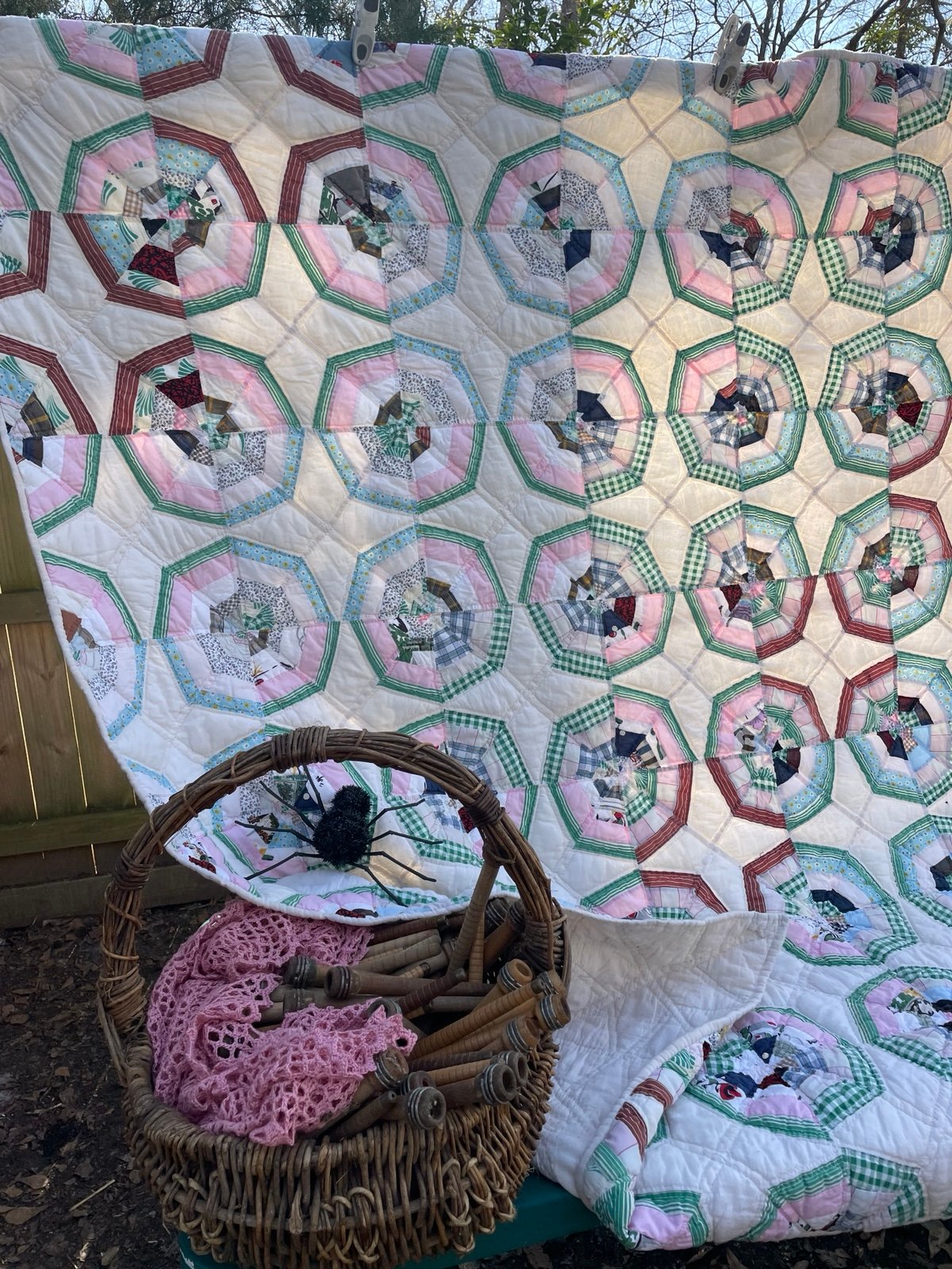 Antique Handmade Spider Web Pattern Quilt . Itsy bitsy spider