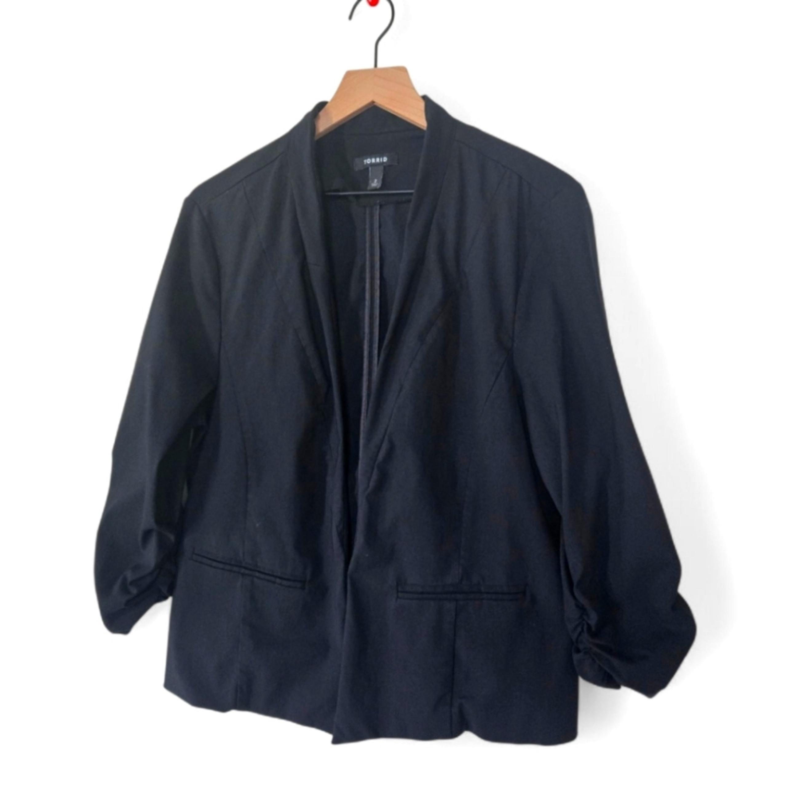 Torrid Deluxe Stretch Ruched Sleeved Blazer Size 2X Black