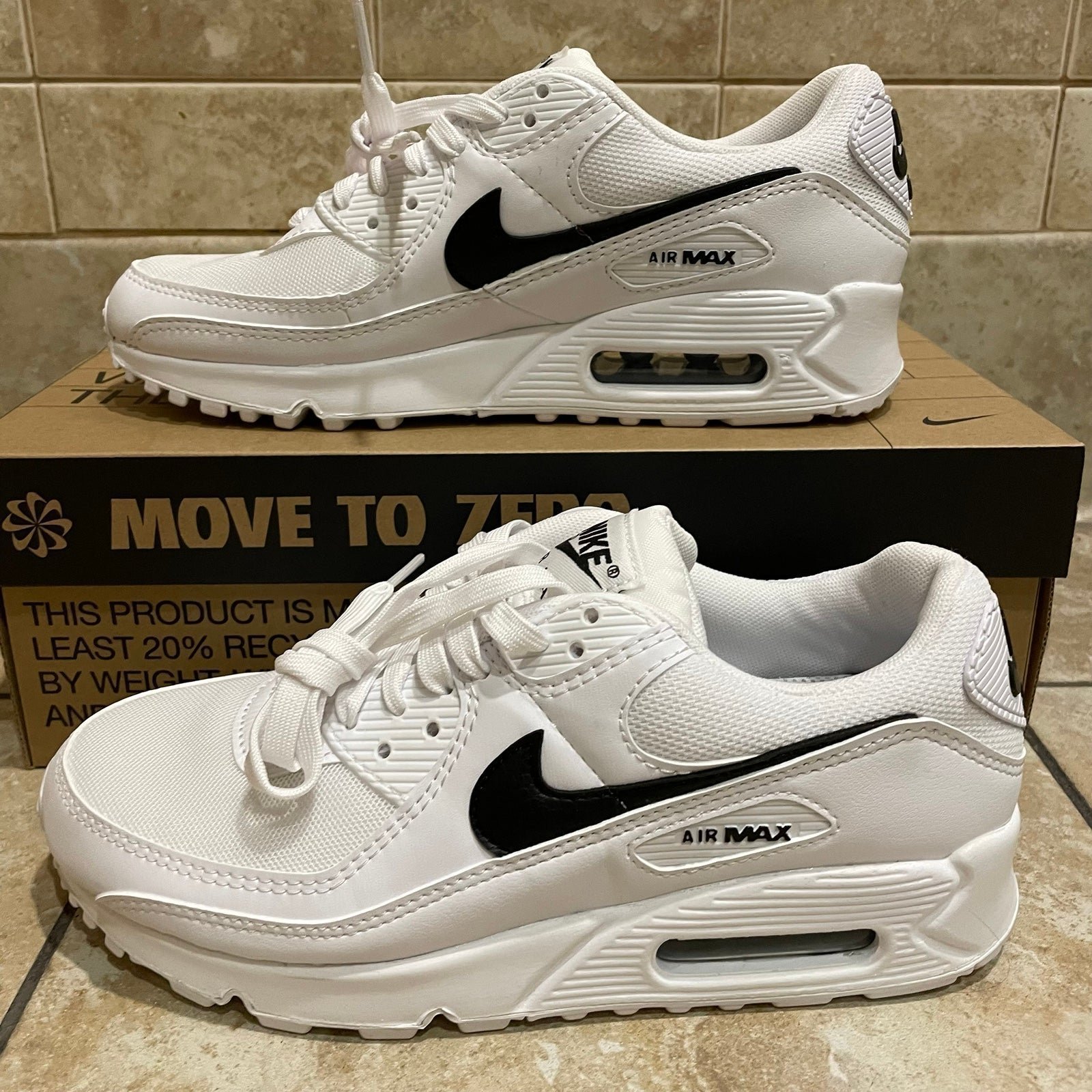 Nike Air Max 90 Women’s Size 7.5 New