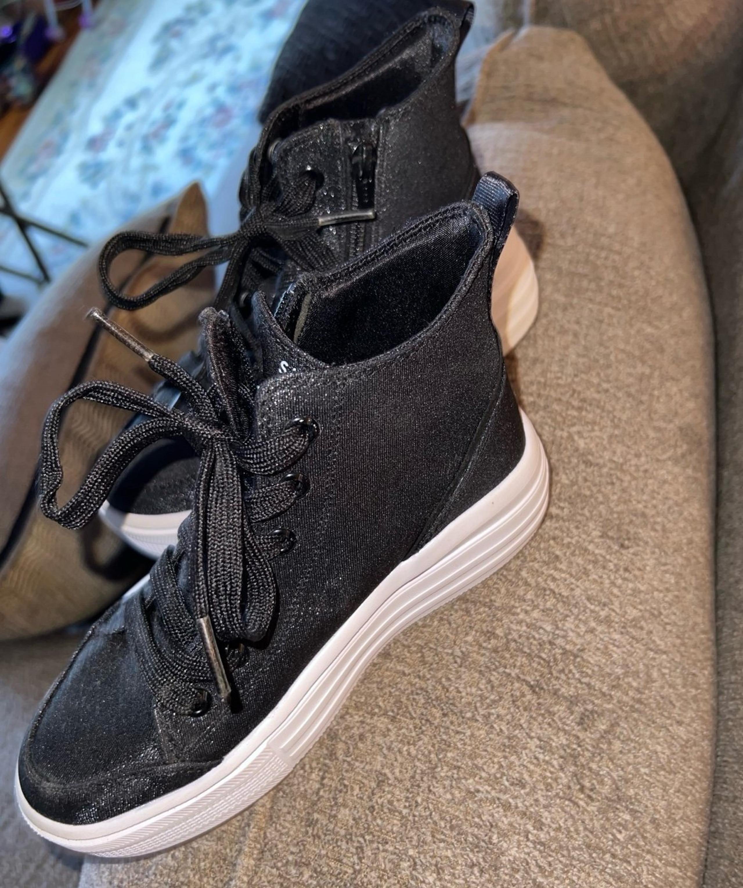 Girls Sparkly Sketchers sneakers size 13.5