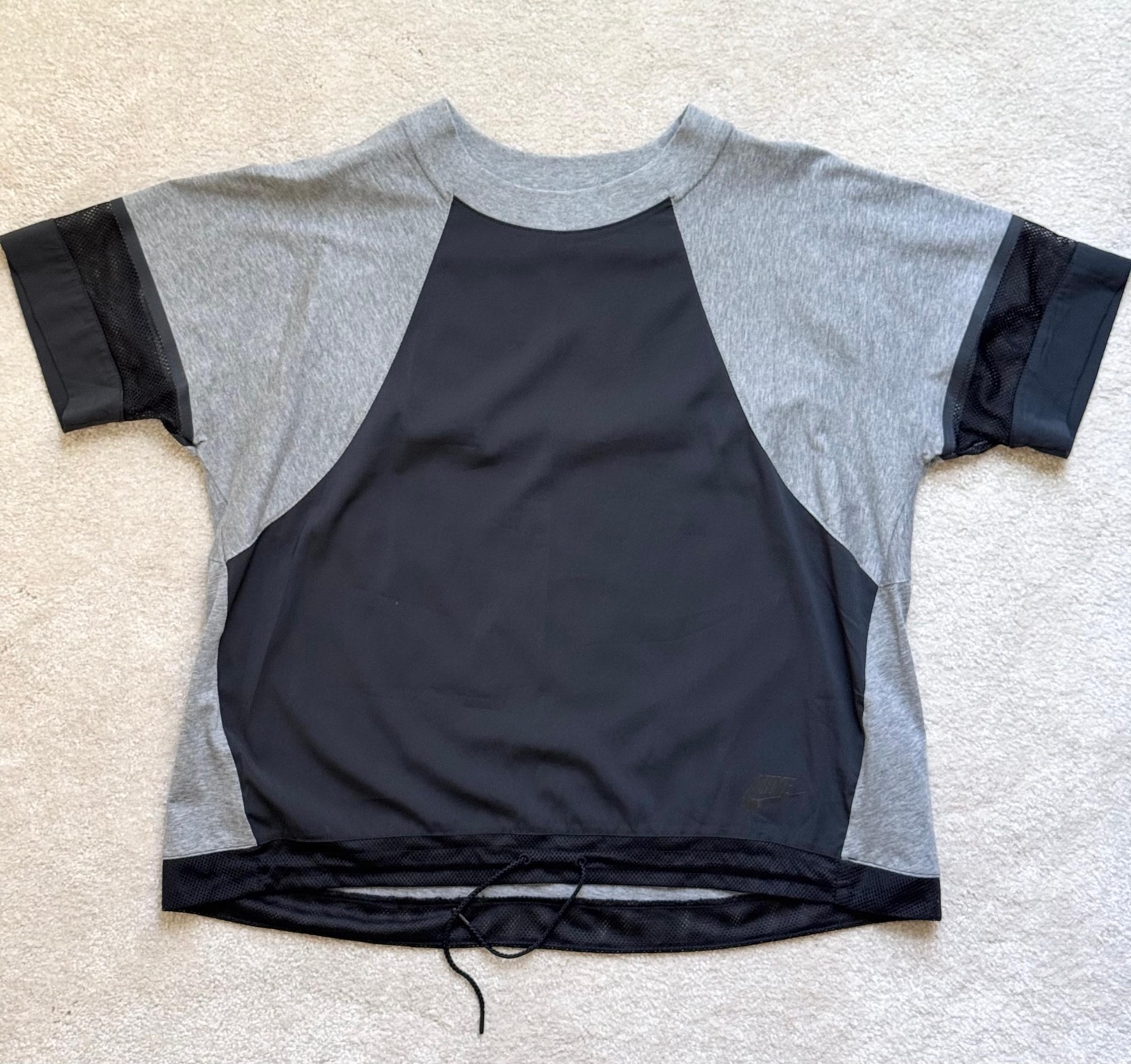 Nike Women's Athleisure Shirt Blouse Top - Grey/Black - Size M - NWT