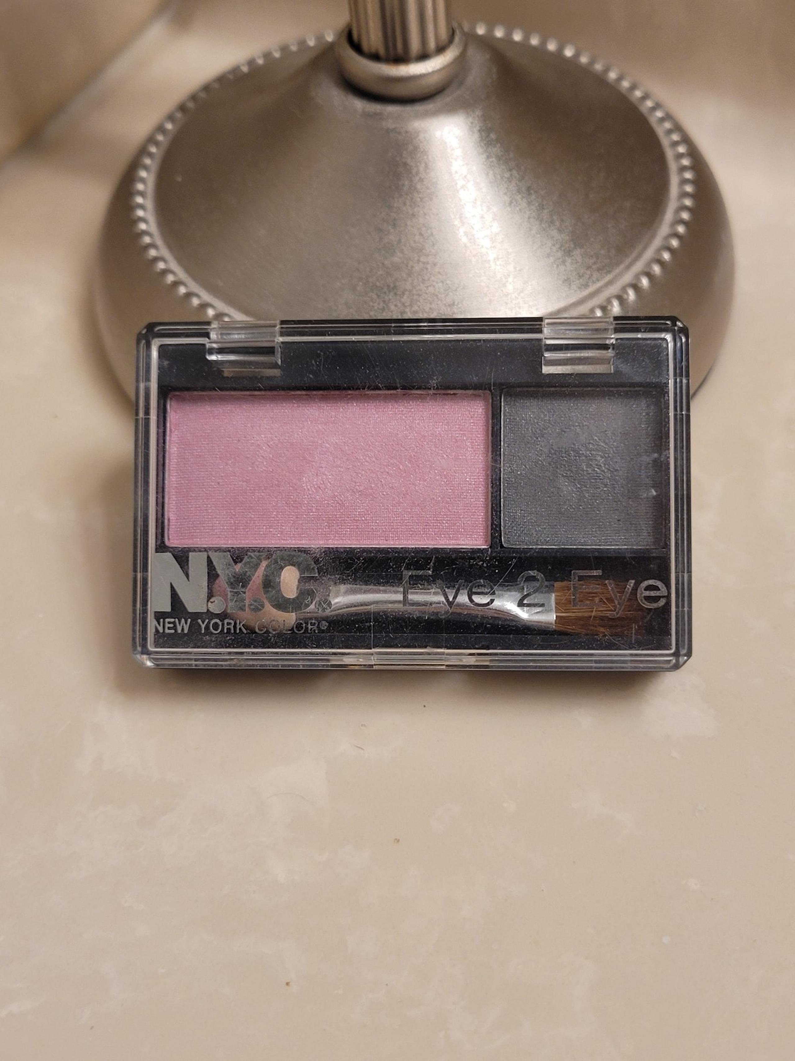 N.Y.C. Eye to Eye Color and Contour Shadows