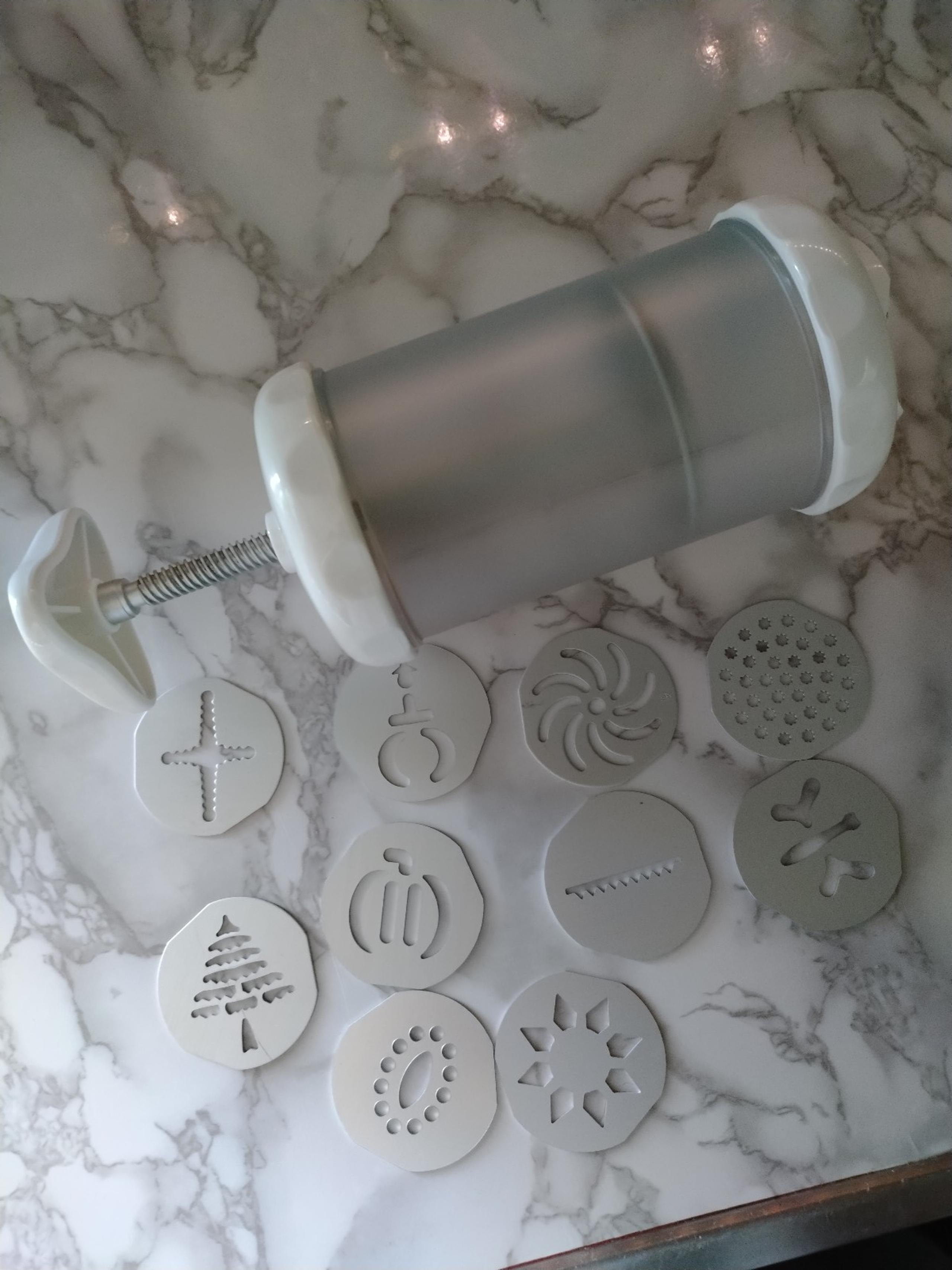 pampered chef cookie press maker