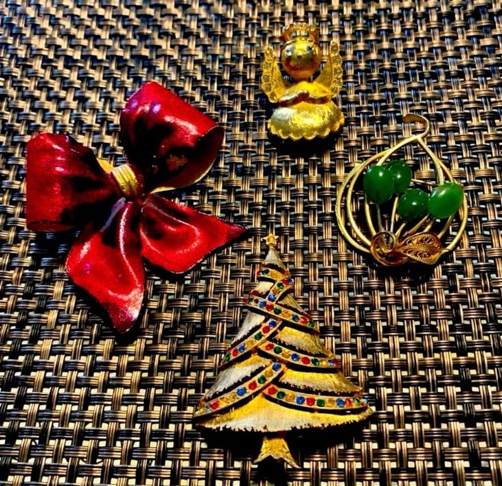 Vintage Brooch Bundle- Angel, jeweled Christmas tree, Jade cabochon, Red bow