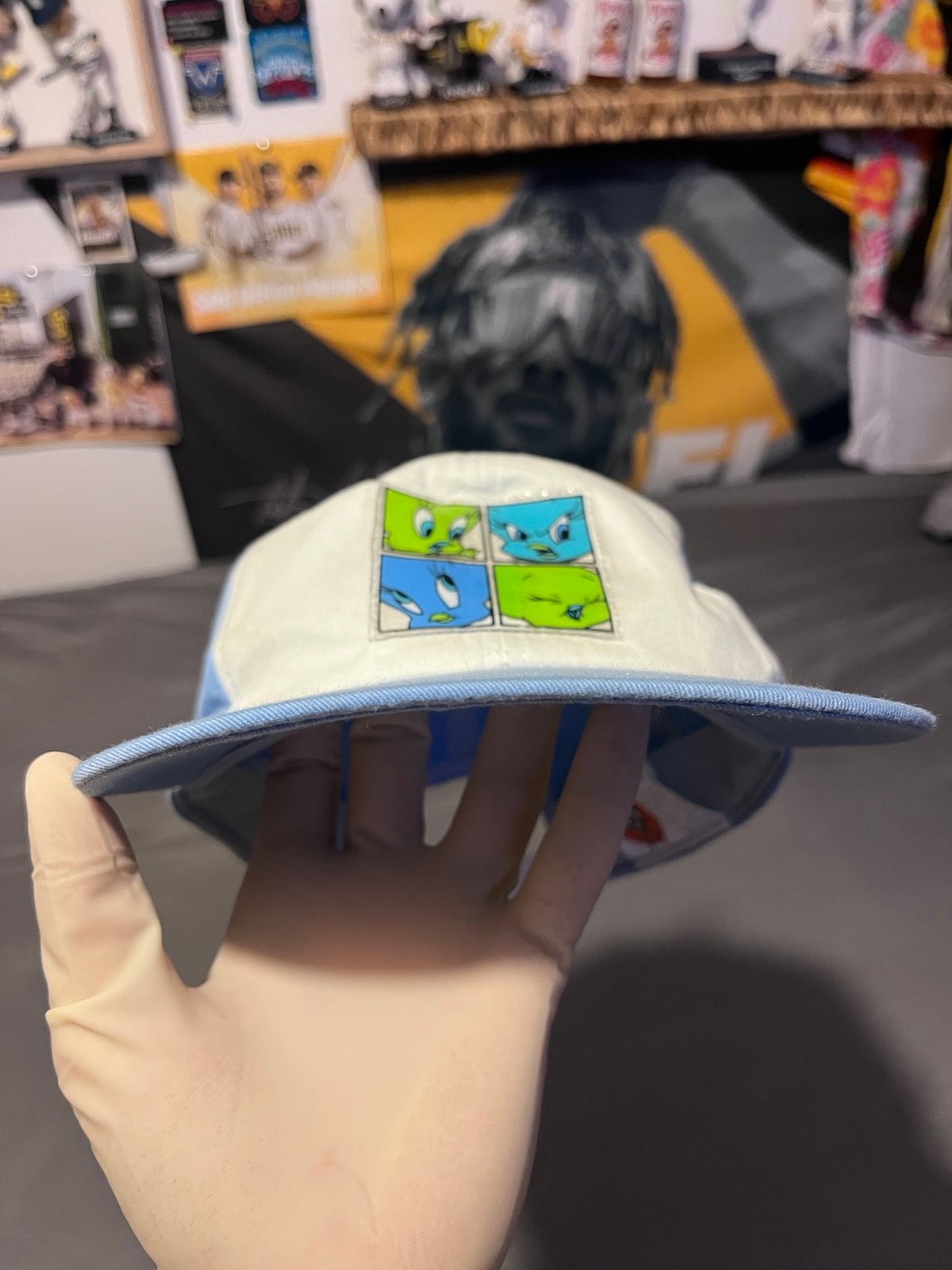 Vintage 1997 Looney Toons Tweety Hat - detail