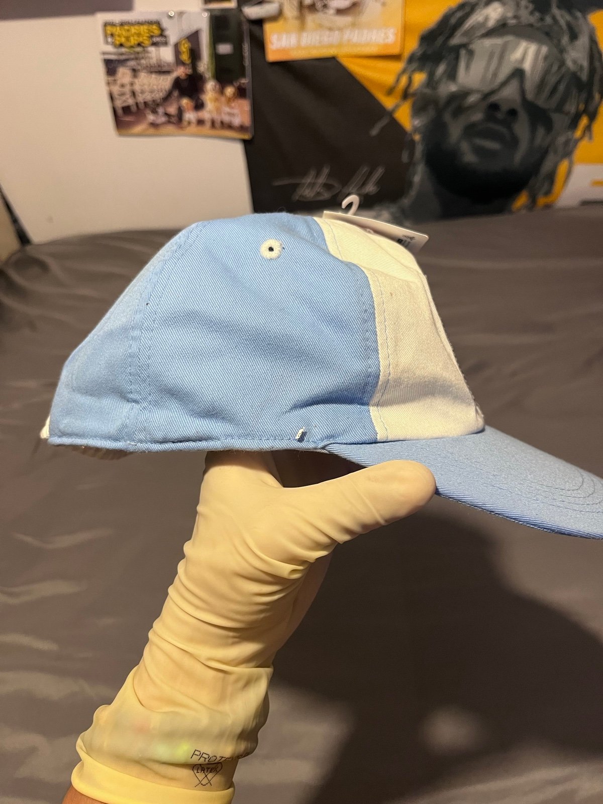 Vintage 1997 Looney Toons Tweety Hat - detail