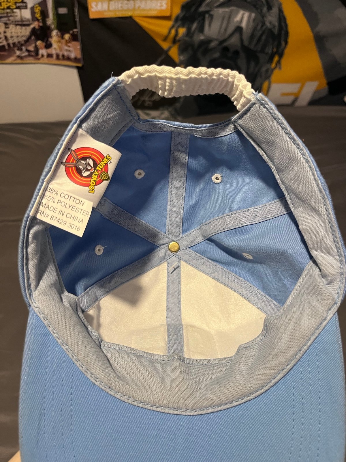 Vintage 1997 Looney Toons Tweety Hat - detail