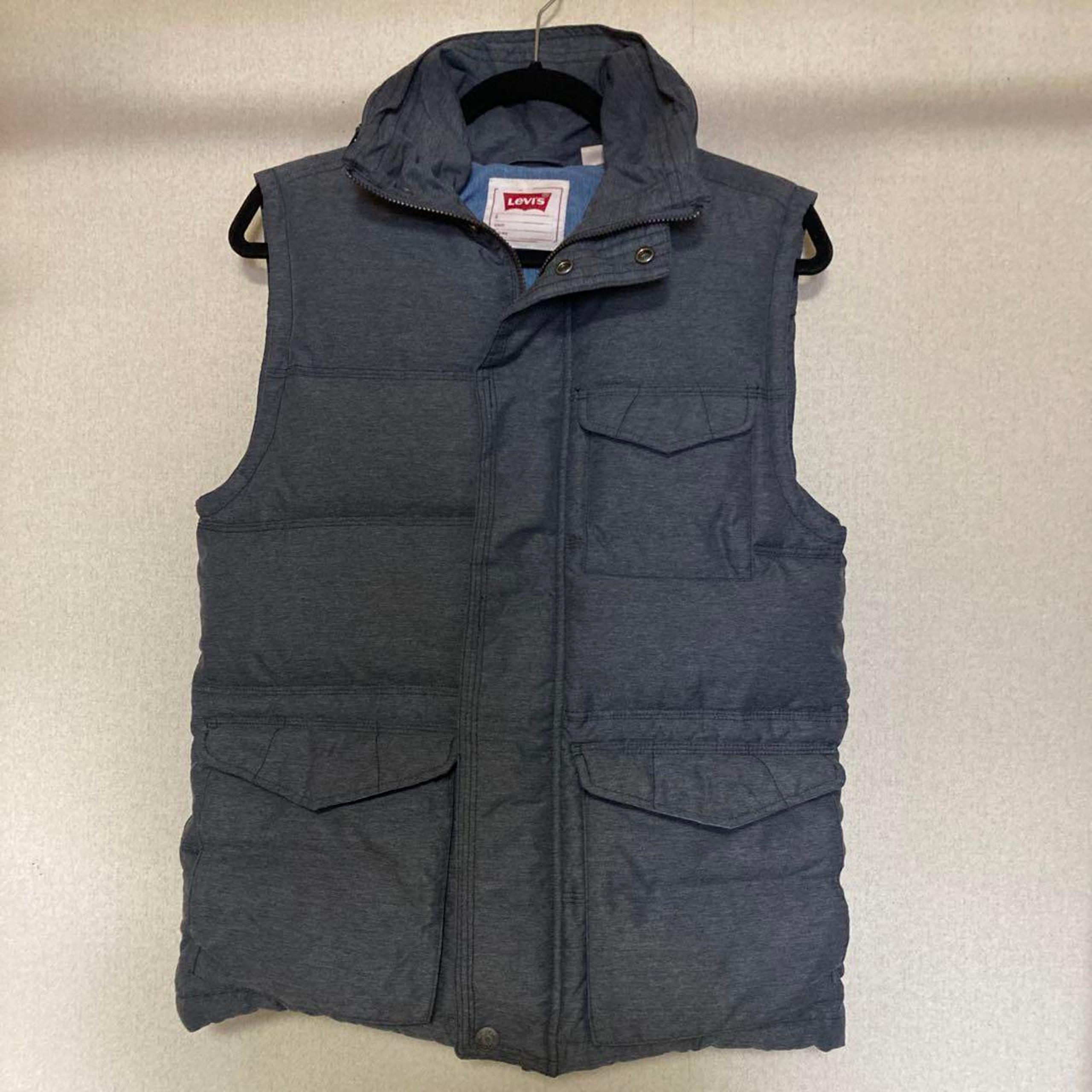 Excellent Condition Men's Levi's Hooded Snowboard Down Vest