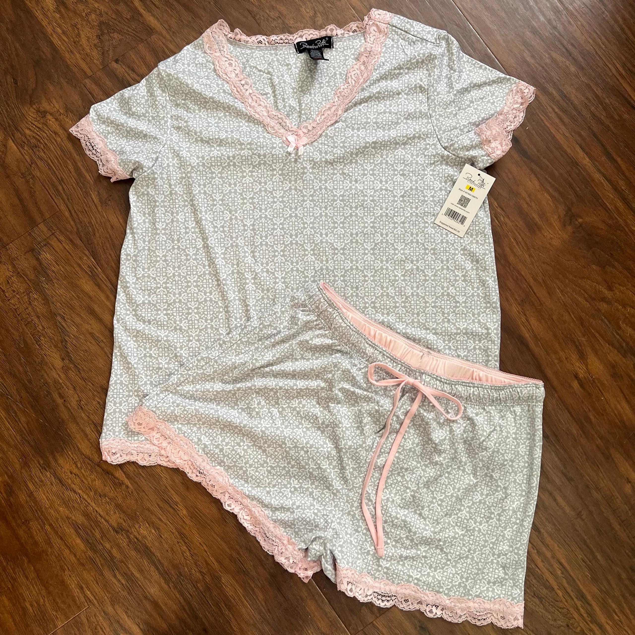 NWT Rene rofe women’s short sleeve & shorts soft pajama set M