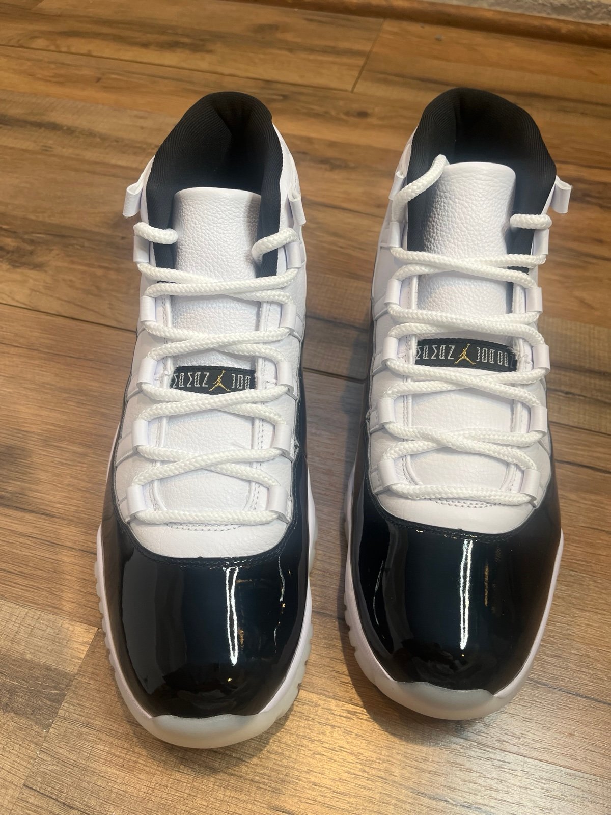 Air Jordan 11 Retro (limited edition)