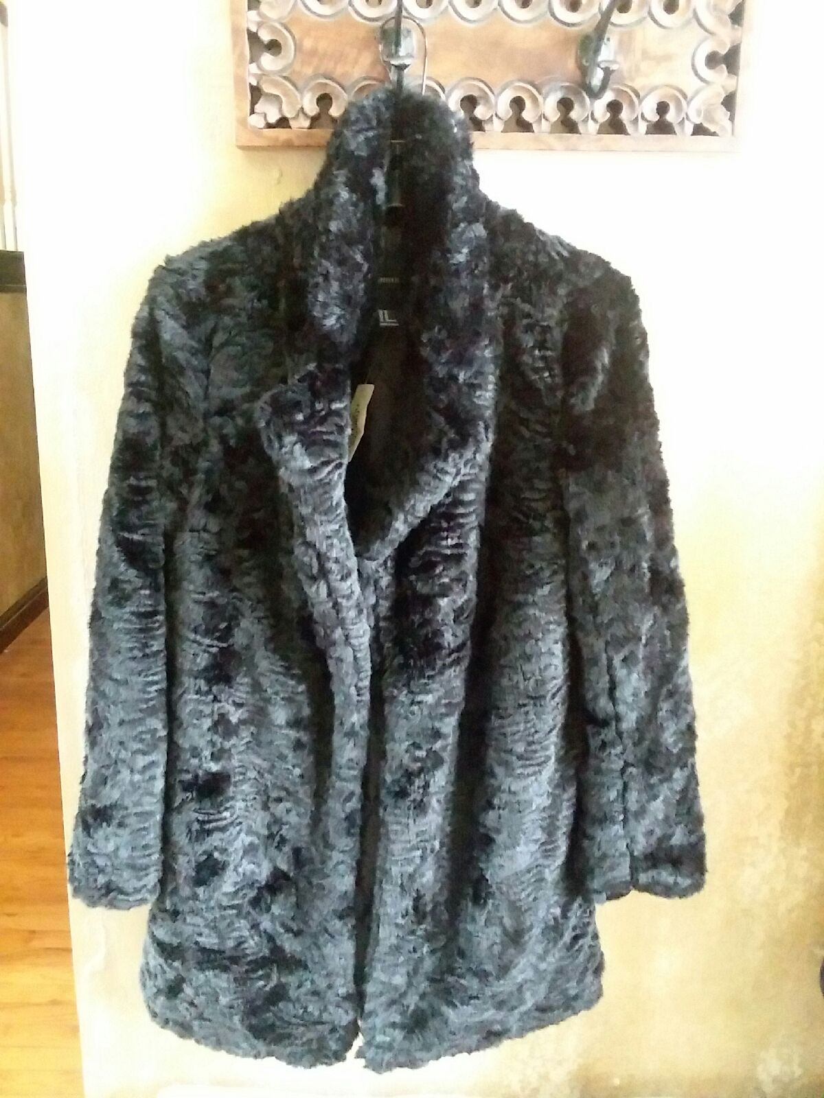 Black faux fur Coat sz M new with tag